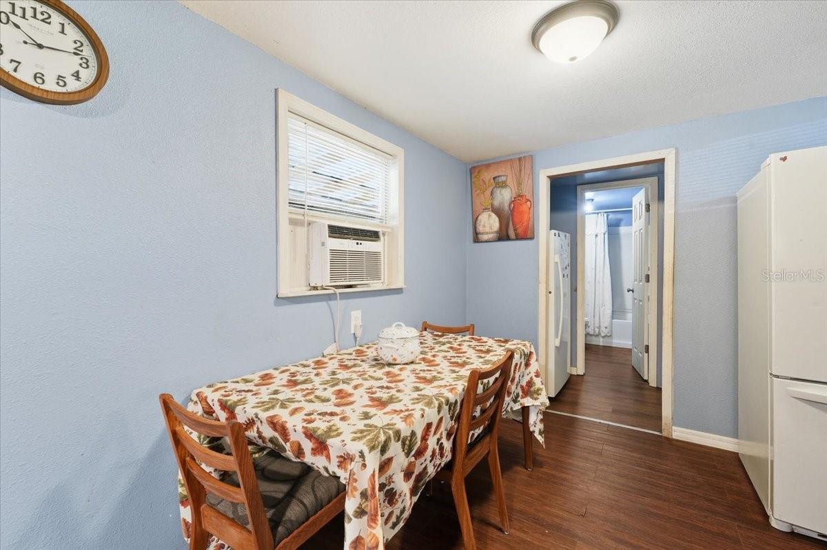 Image 10 of 35 For 800 Hickory Lane E