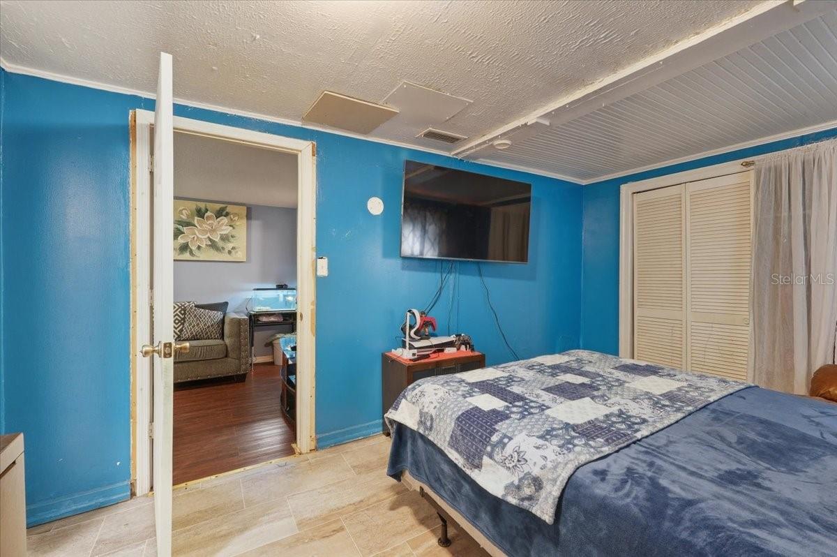 Image 14 of 35 For 800 Hickory Lane E