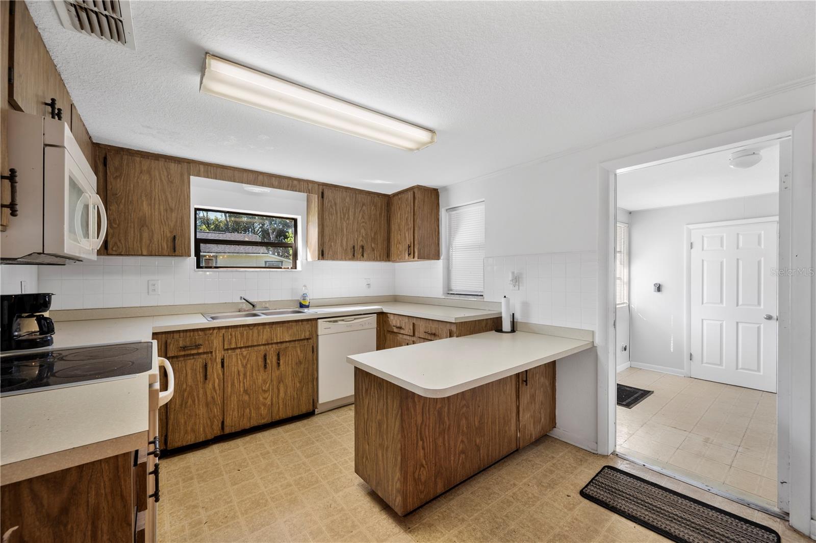 Image 21 of 37 For 1331 33rd Street Nw