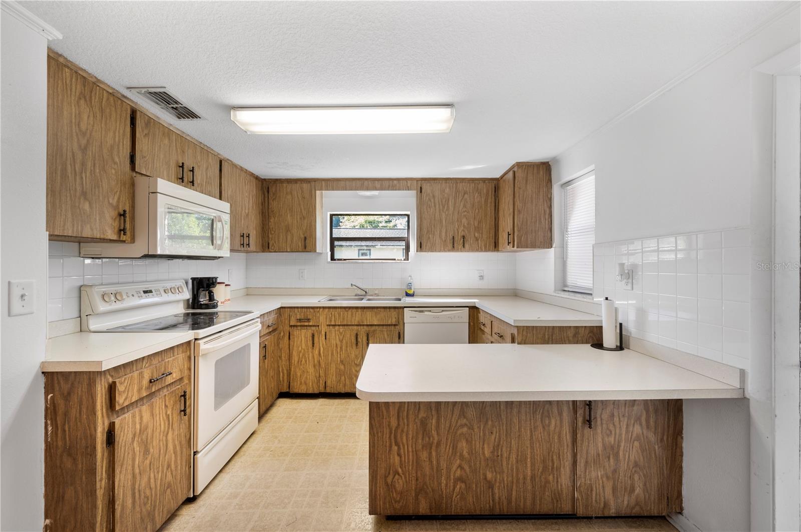 Image 22 of 37 For 1331 33rd Street Nw