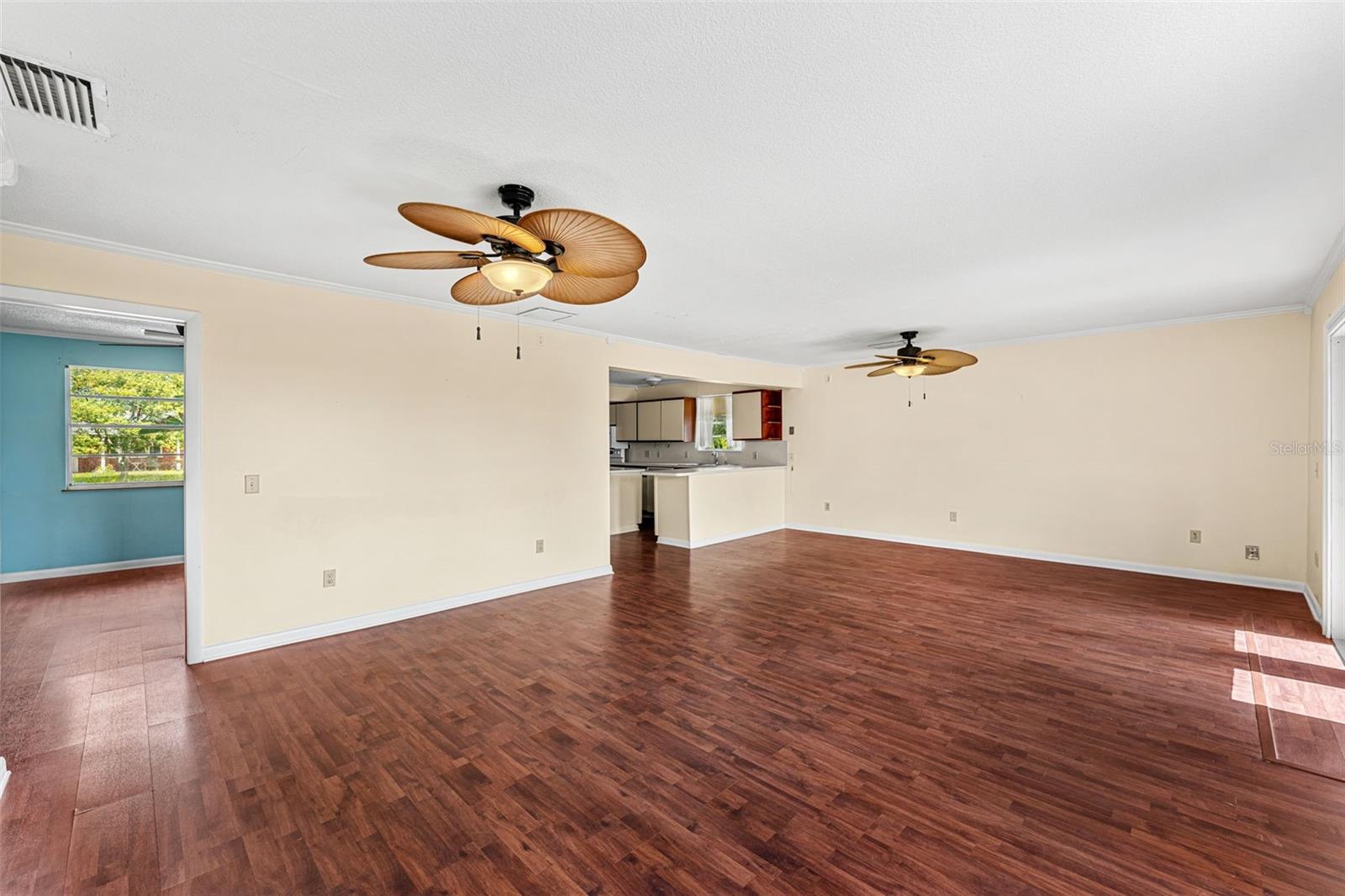Image 11 of 45 For 1359 Richmond Drive