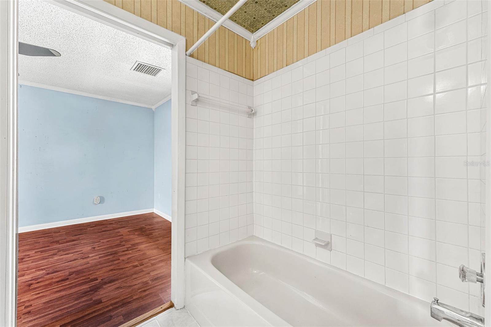 Image 16 of 45 For 1359 Richmond Drive