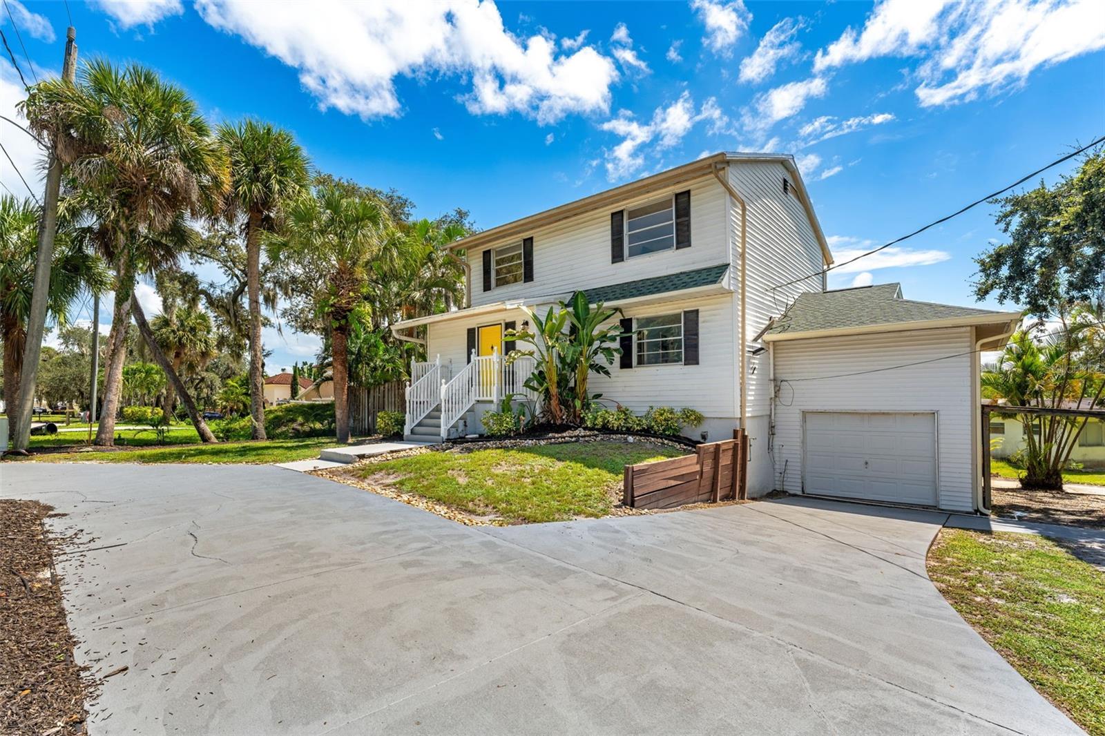 Image 4 of 45 For 1359 Richmond Drive