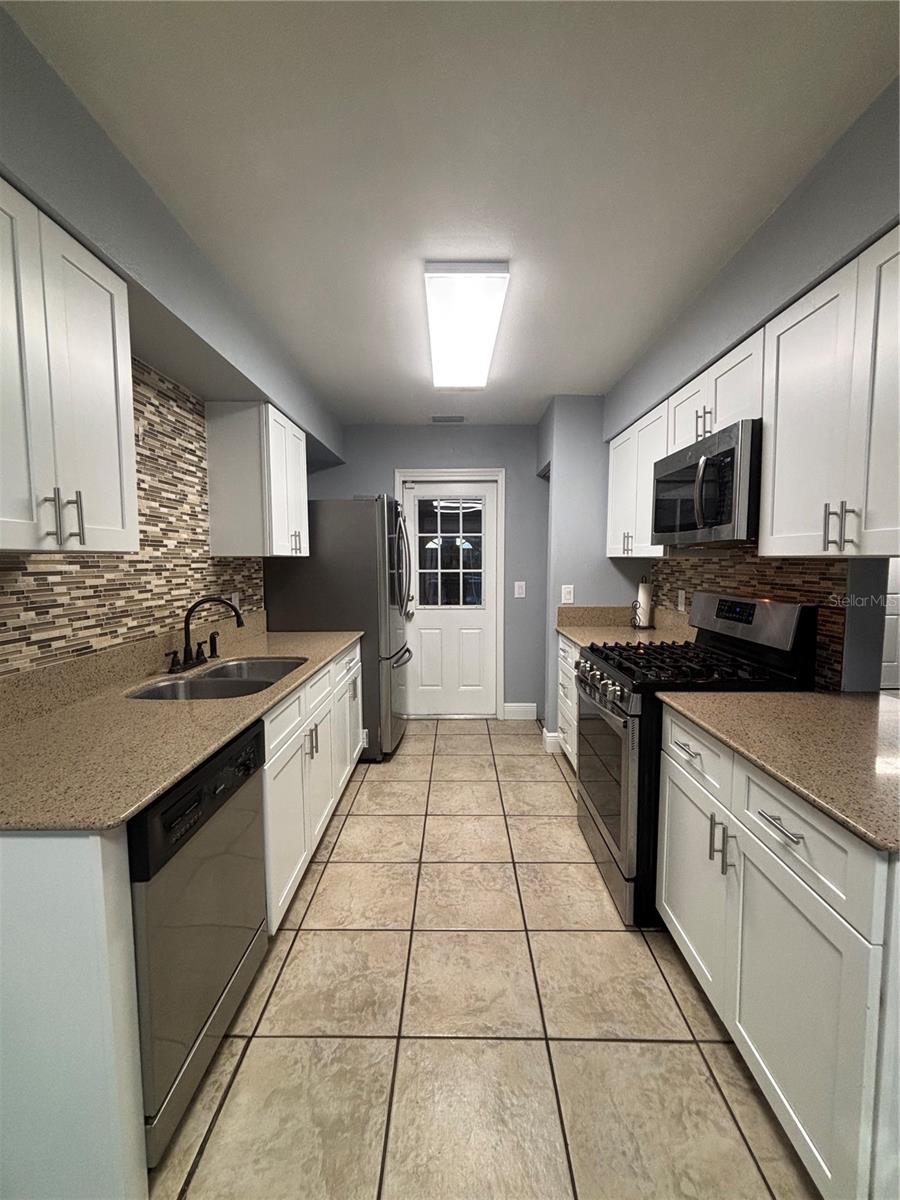 Image 14 of 51 For 3334 Fox Ridge Drive