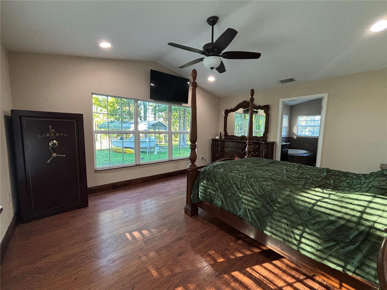 Image 28 of 51 For 3334 Fox Ridge Drive