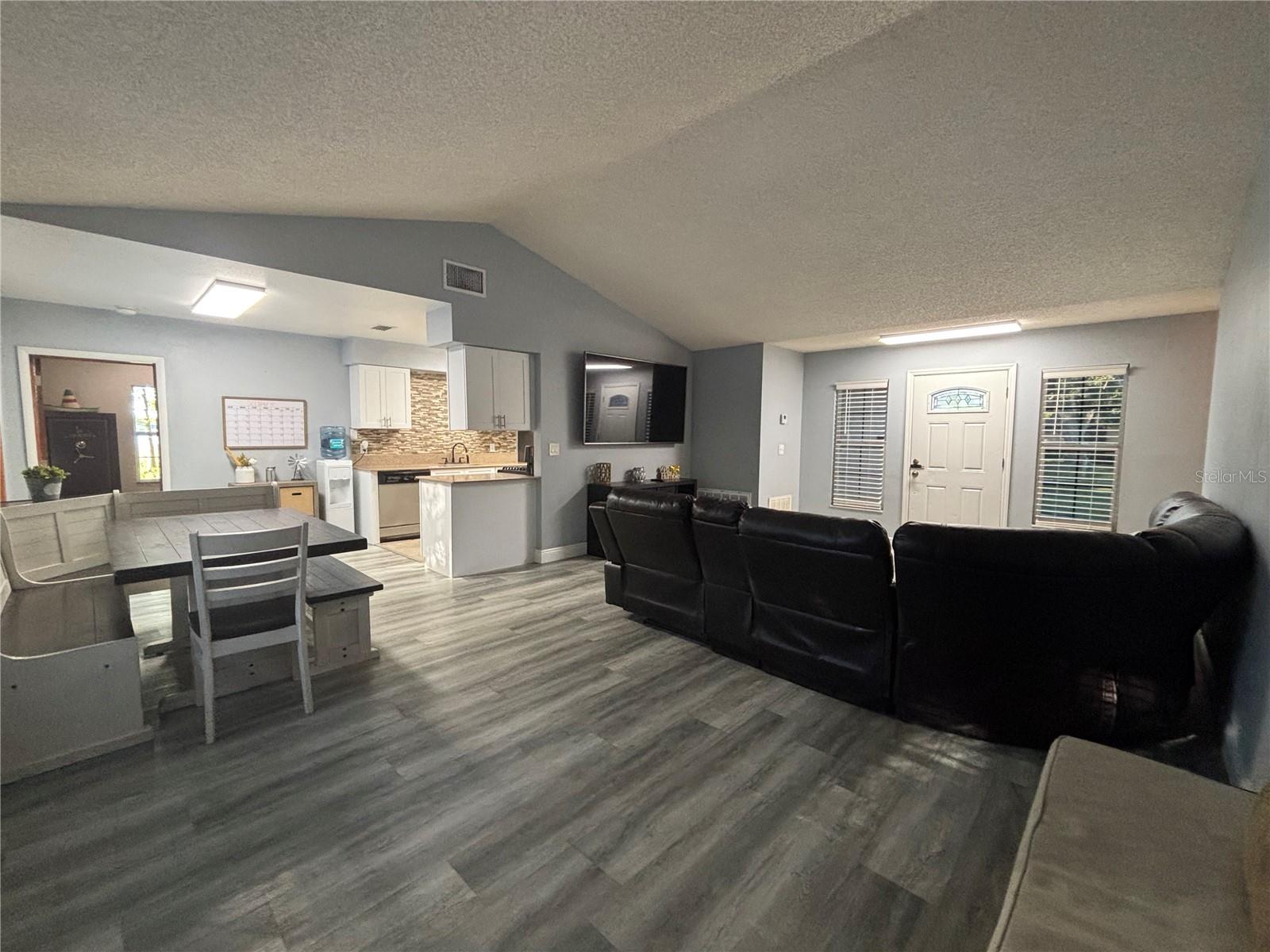 Image 4 of 51 For 3334 Fox Ridge Drive