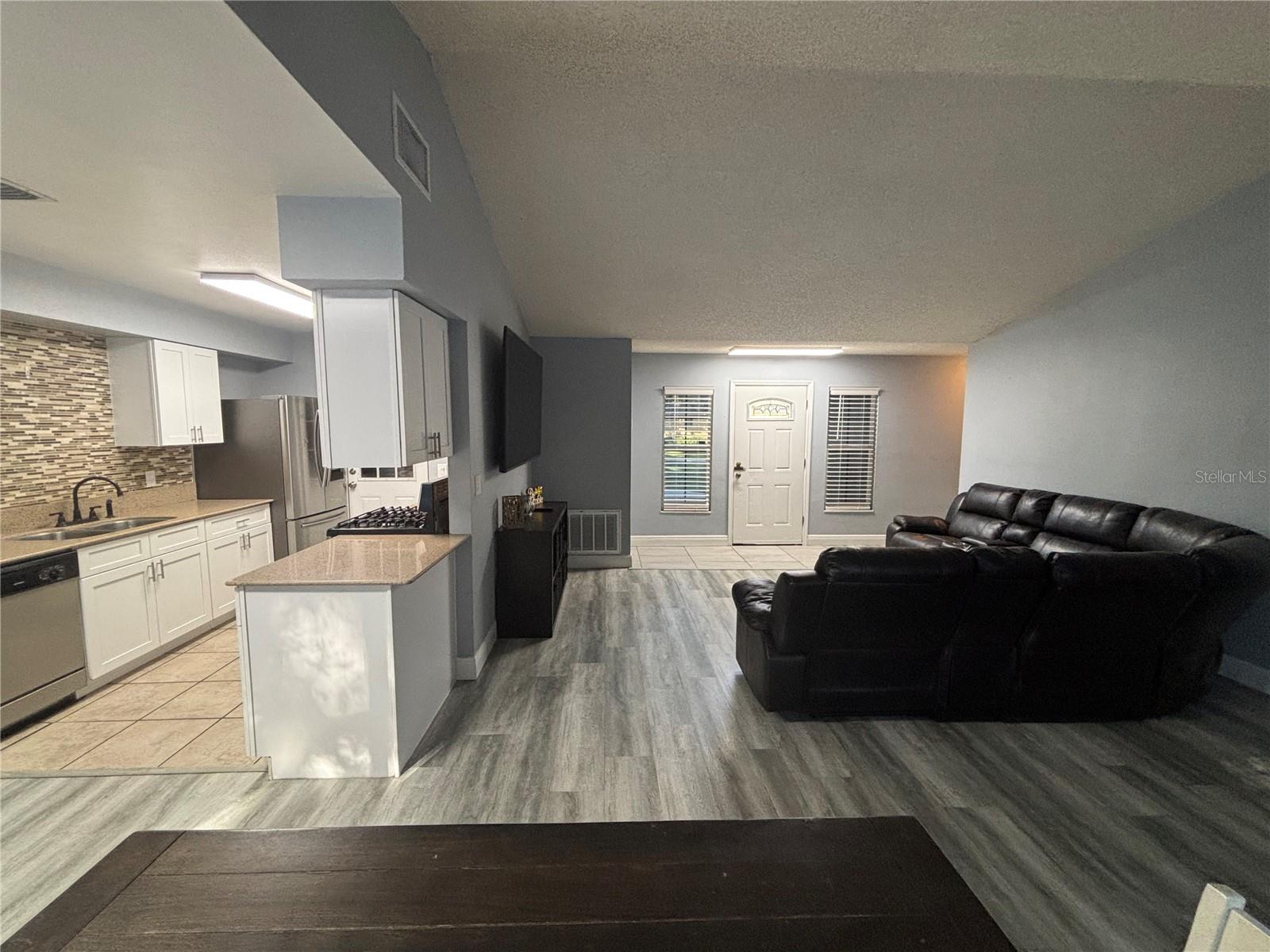 Image 5 of 51 For 3334 Fox Ridge Drive