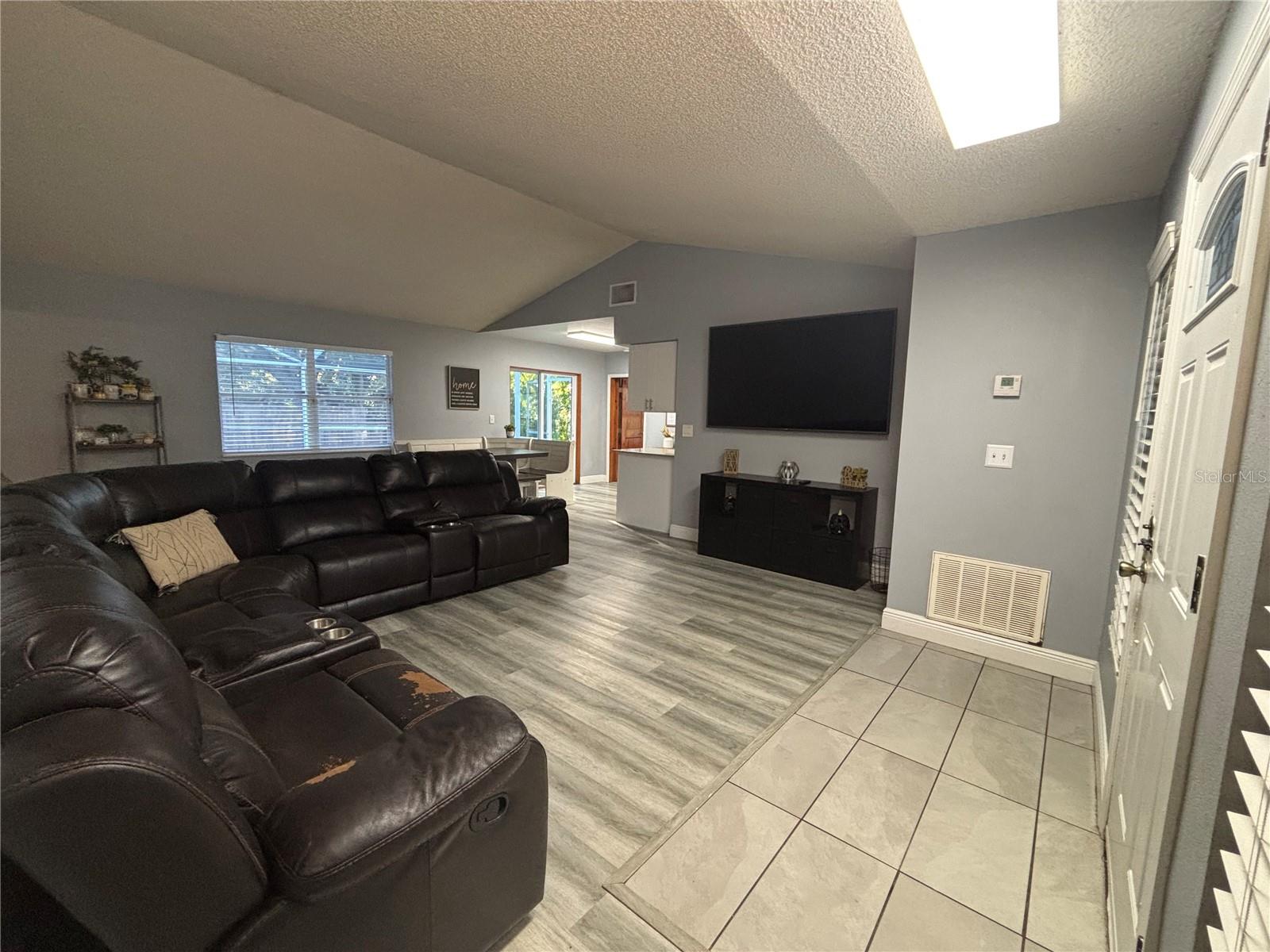 Image 9 of 51 For 3334 Fox Ridge Drive