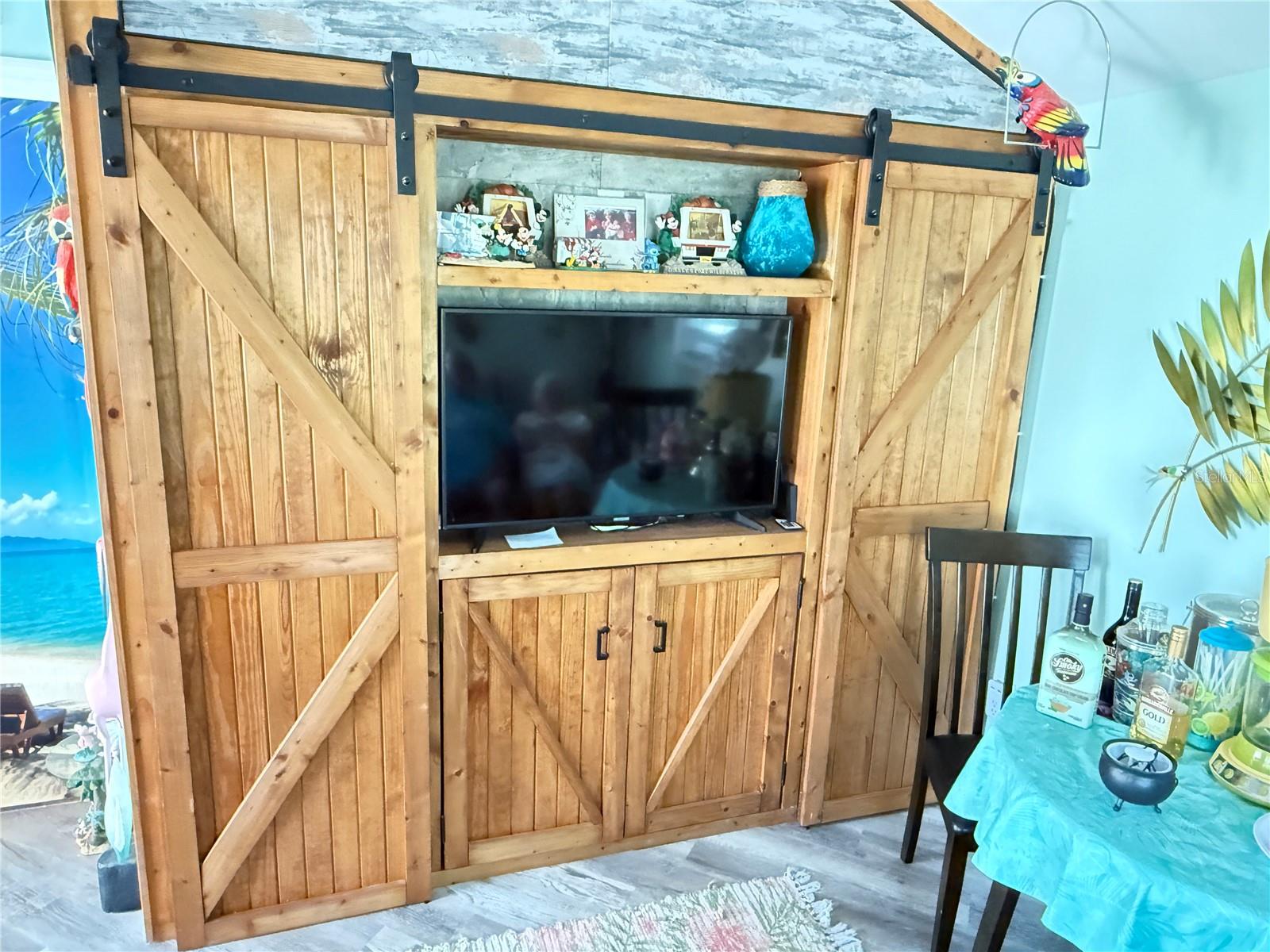 Image 16 of 36 For 5245 Island View Circle N