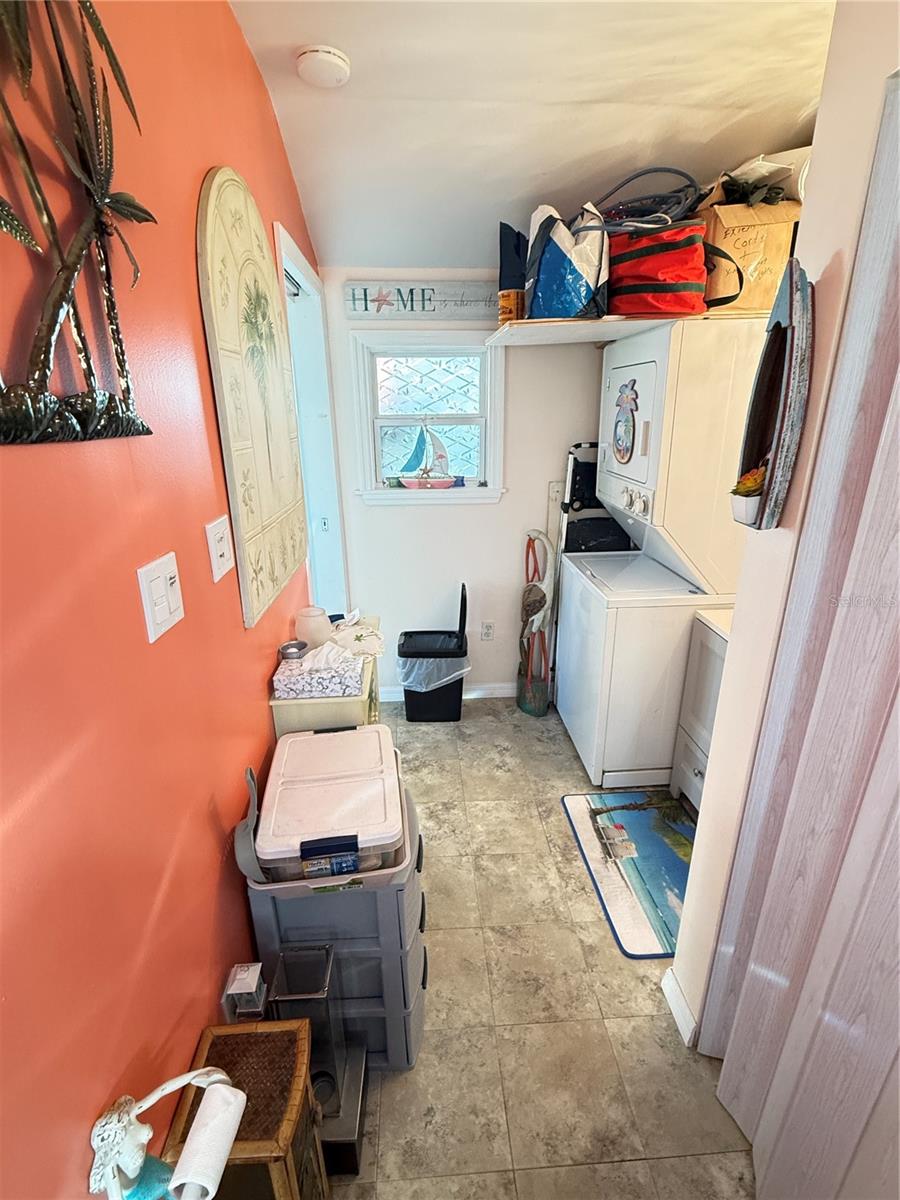 Image 19 of 36 For 5245 Island View Circle N