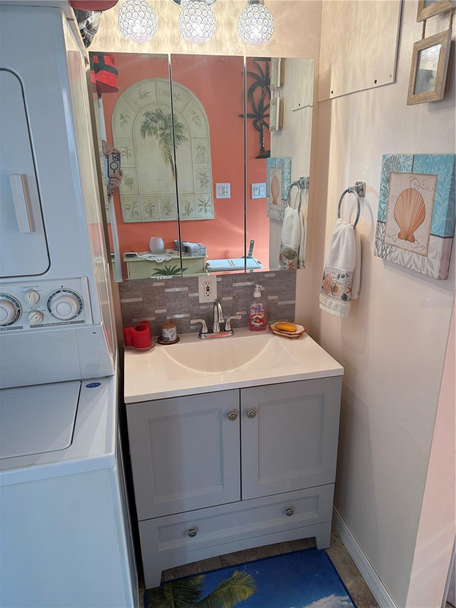 Image 22 of 36 For 5245 Island View Circle N