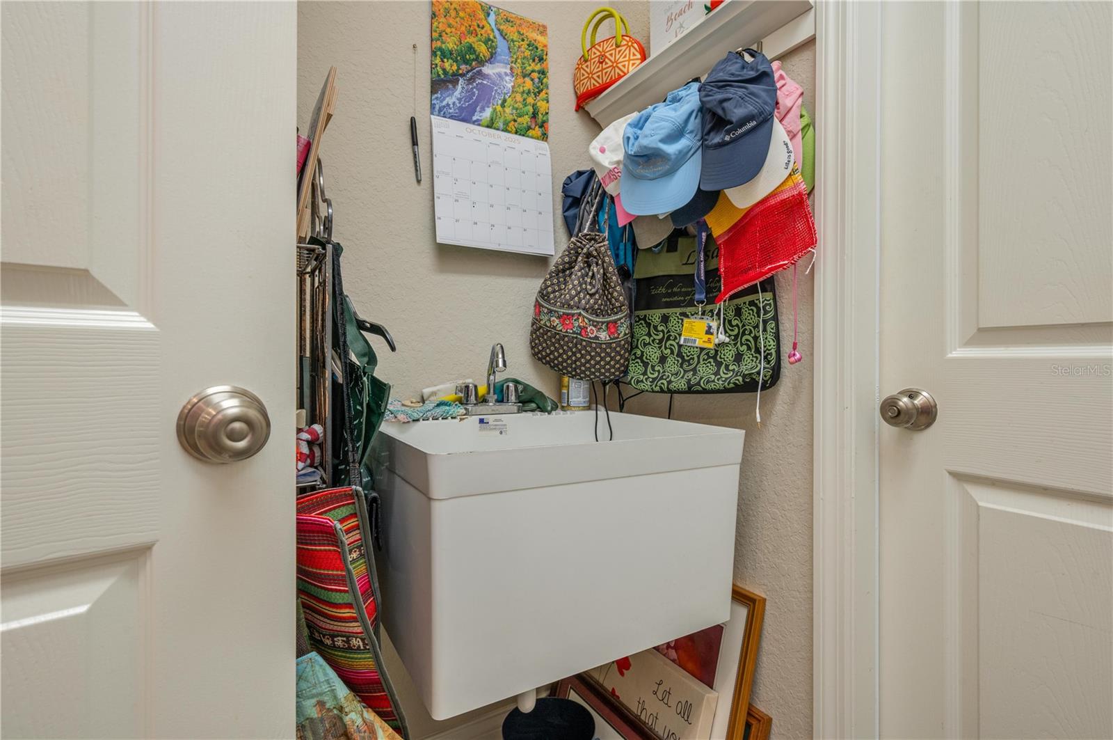 Image 16 of 47 For 2928 Mission Lakes Drive 41