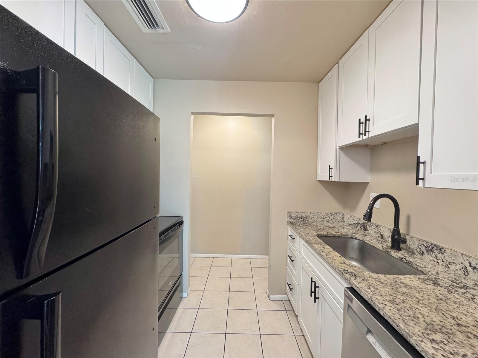 Image 13 of 37 For 1550 11th Street Ne D7