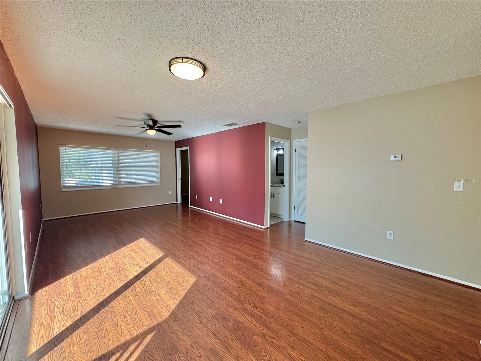 Image 14 of 37 For 1550 11th Street Ne D7