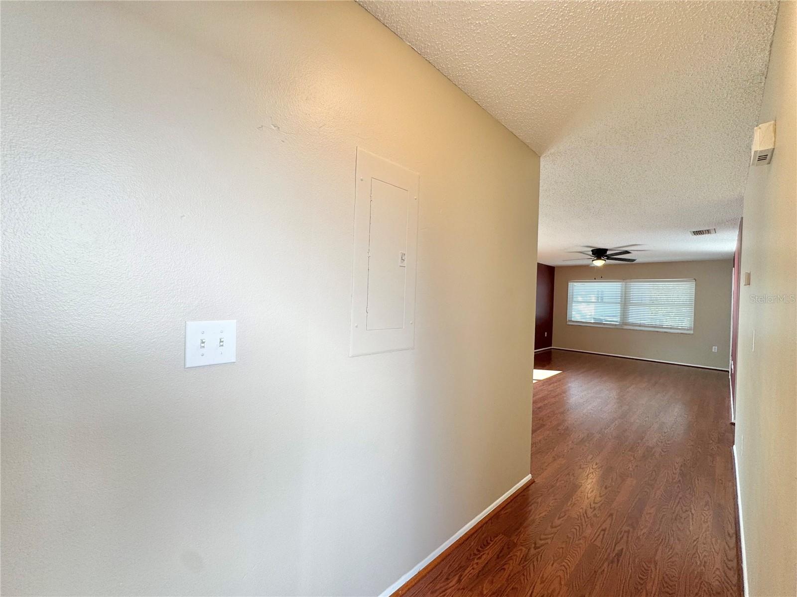 Image 2 of 37 For 1550 11th Street Ne D7