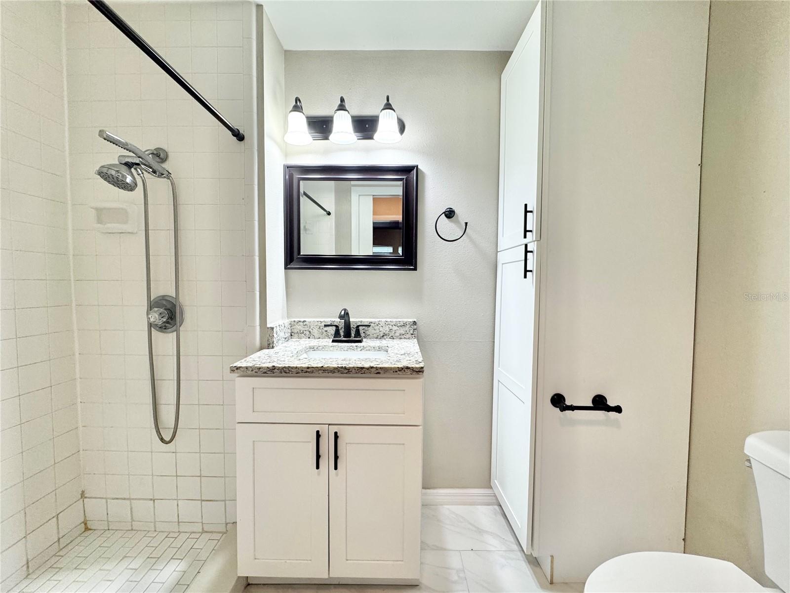 Image 20 of 37 For 1550 11th Street Ne D7