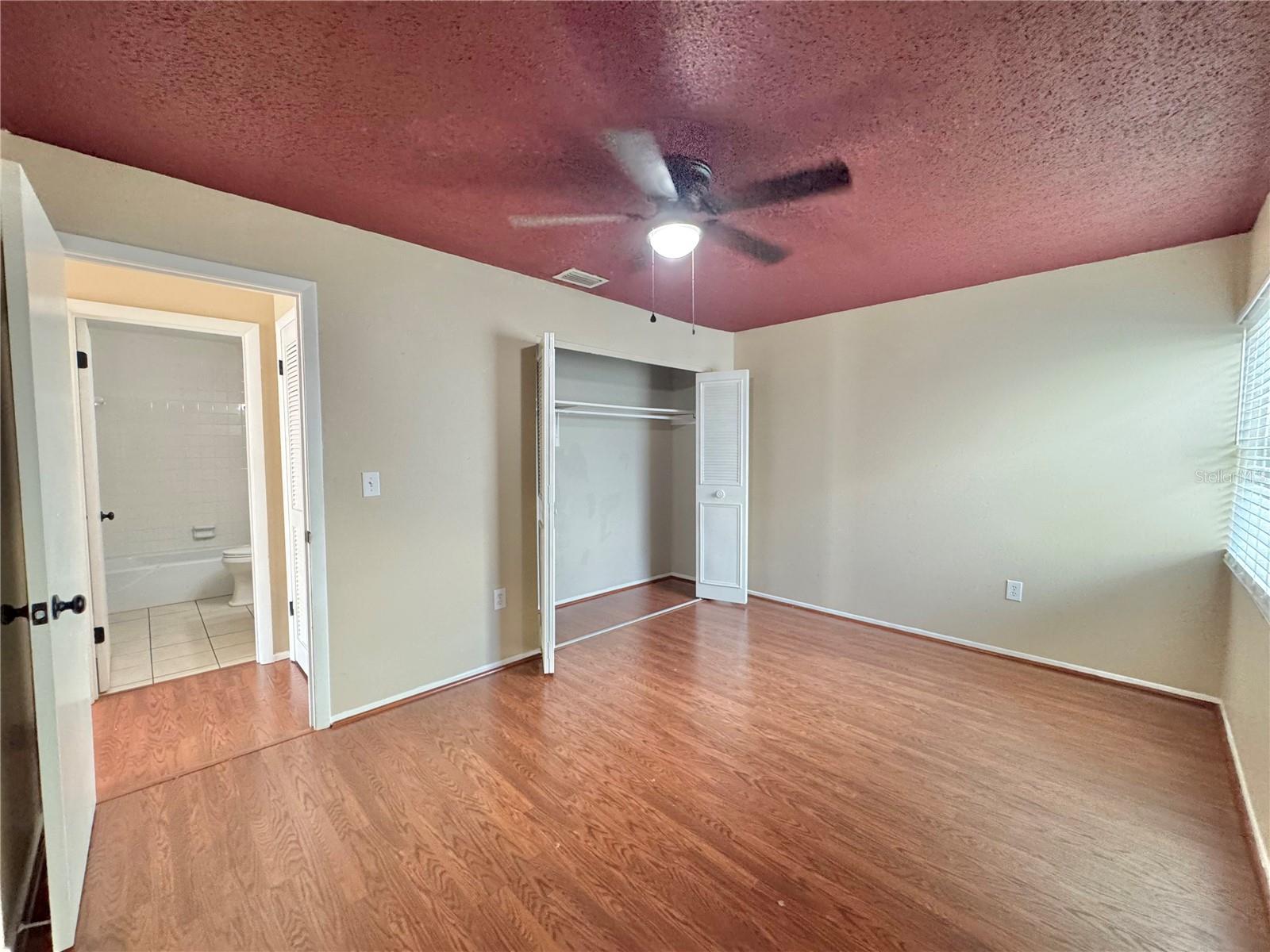 Image 22 of 37 For 1550 11th Street Ne D7