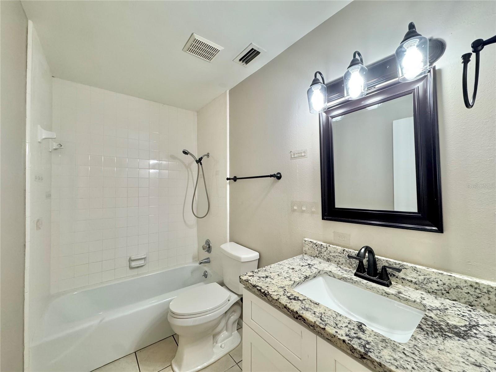 Image 24 of 37 For 1550 11th Street Ne D7