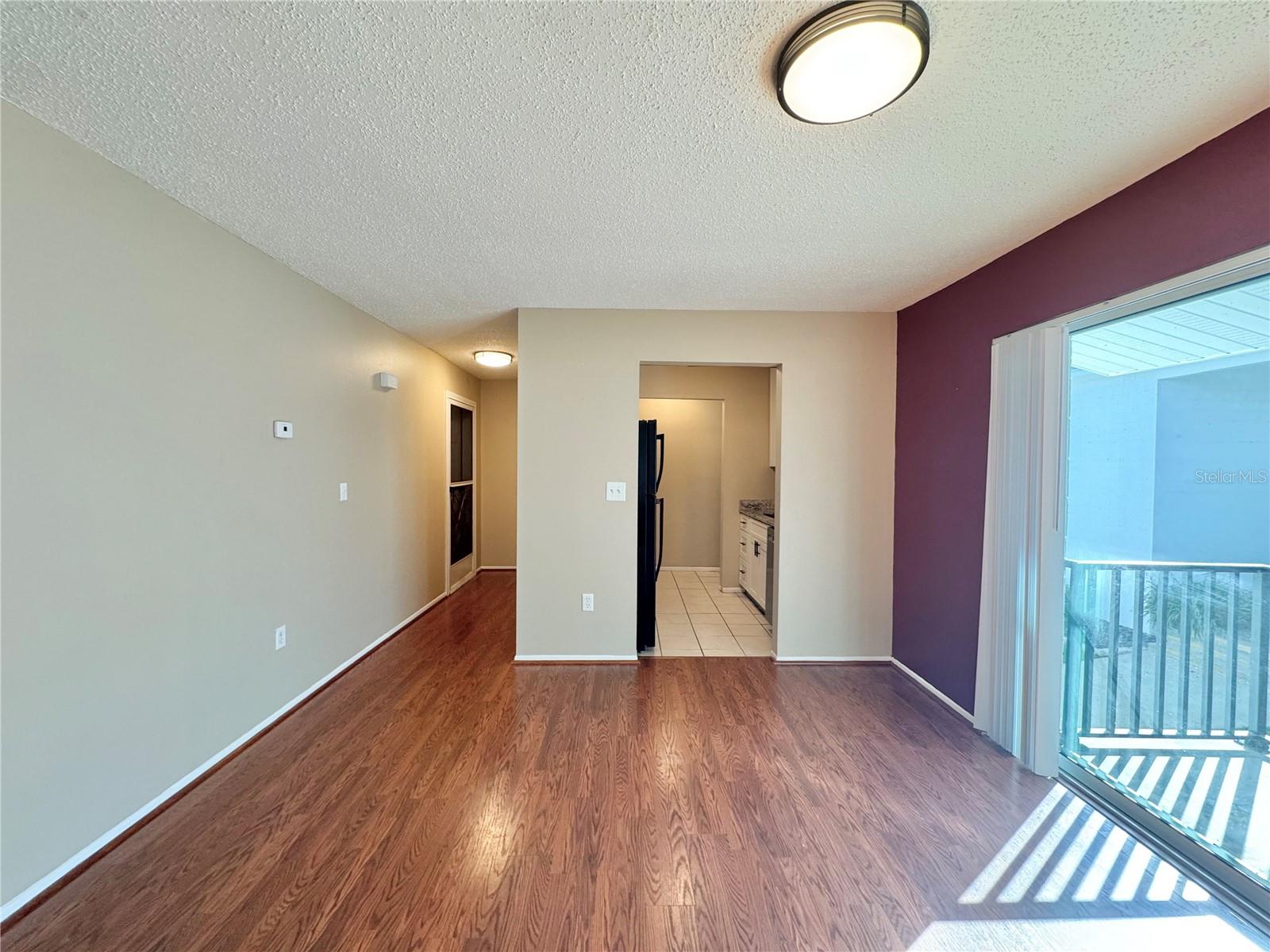 Image 7 of 37 For 1550 11th Street Ne D7