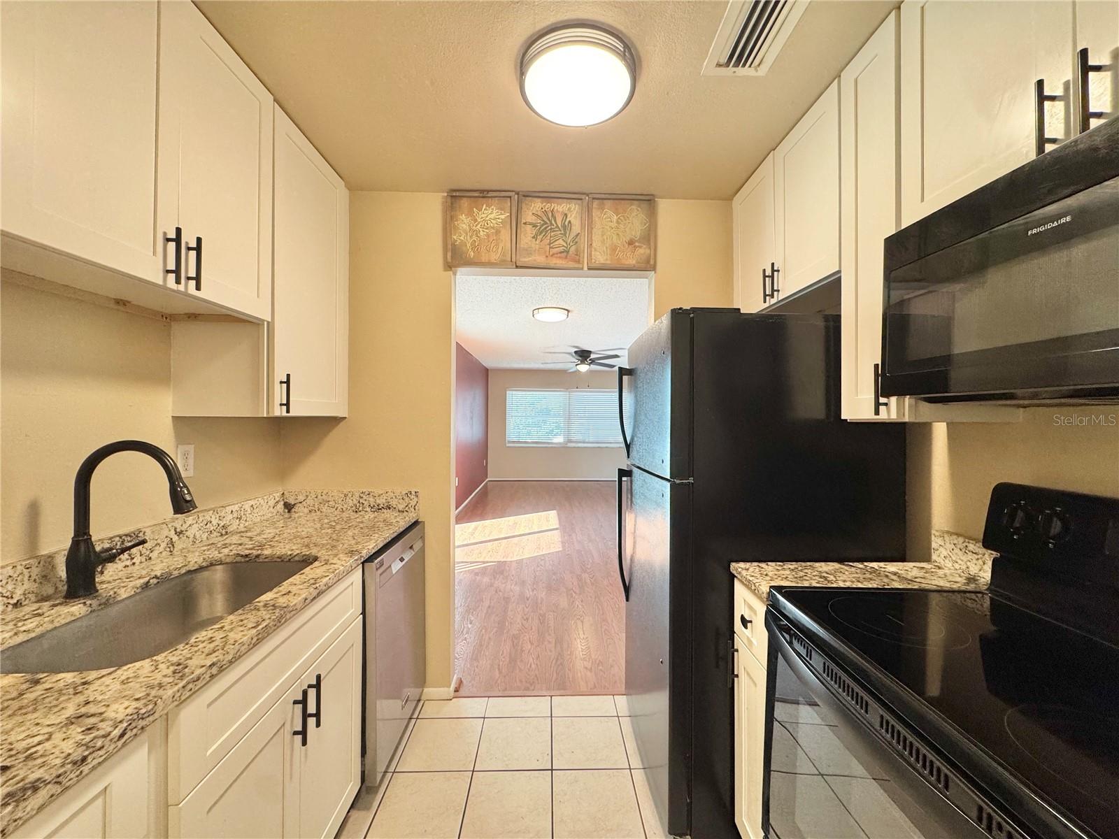 Image 9 of 37 For 1550 11th Street Ne D7