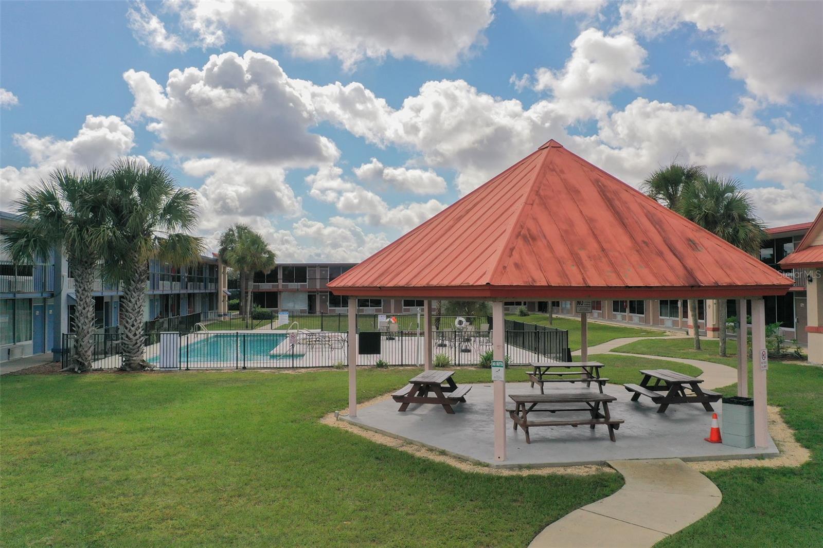 Image 33 of 41 For 43420 Highway 27  401