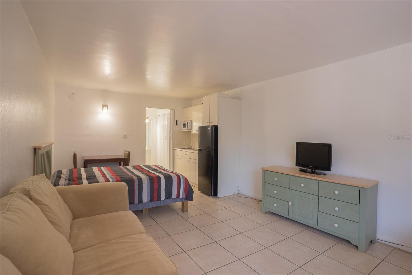 Image 5 of 41 For 43420 Highway 27  401