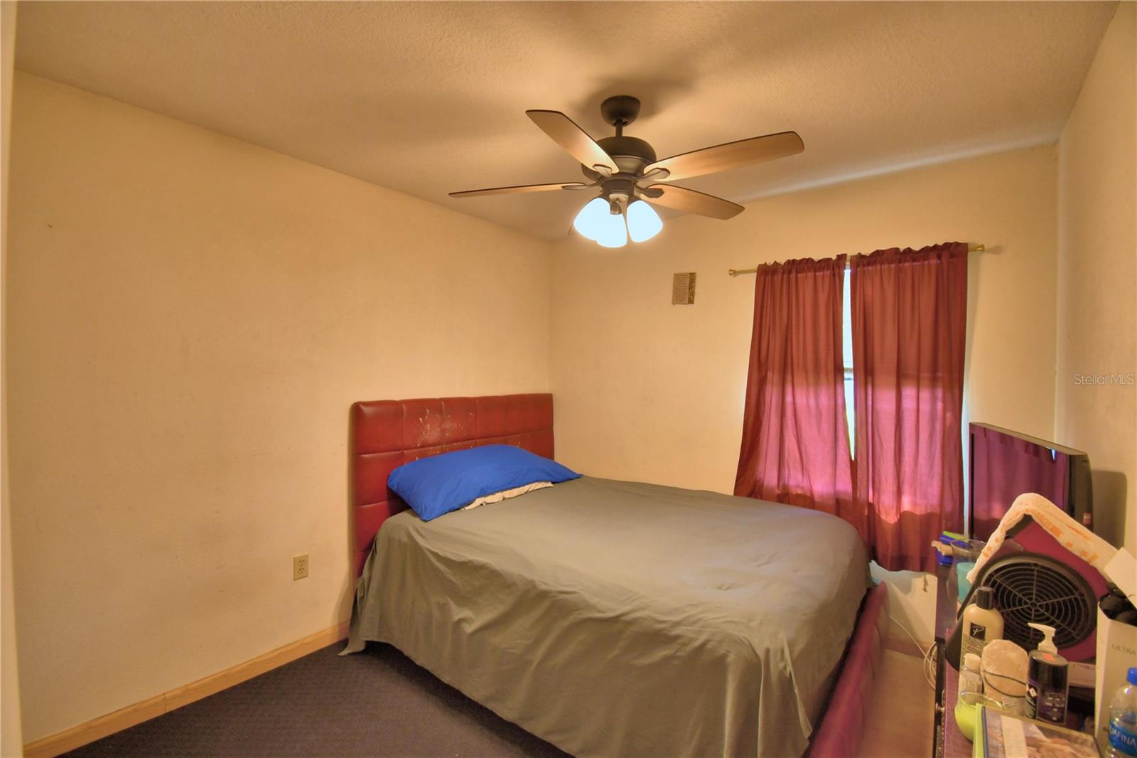 Image 22 of 47 For 132 Kings Pond Avenue