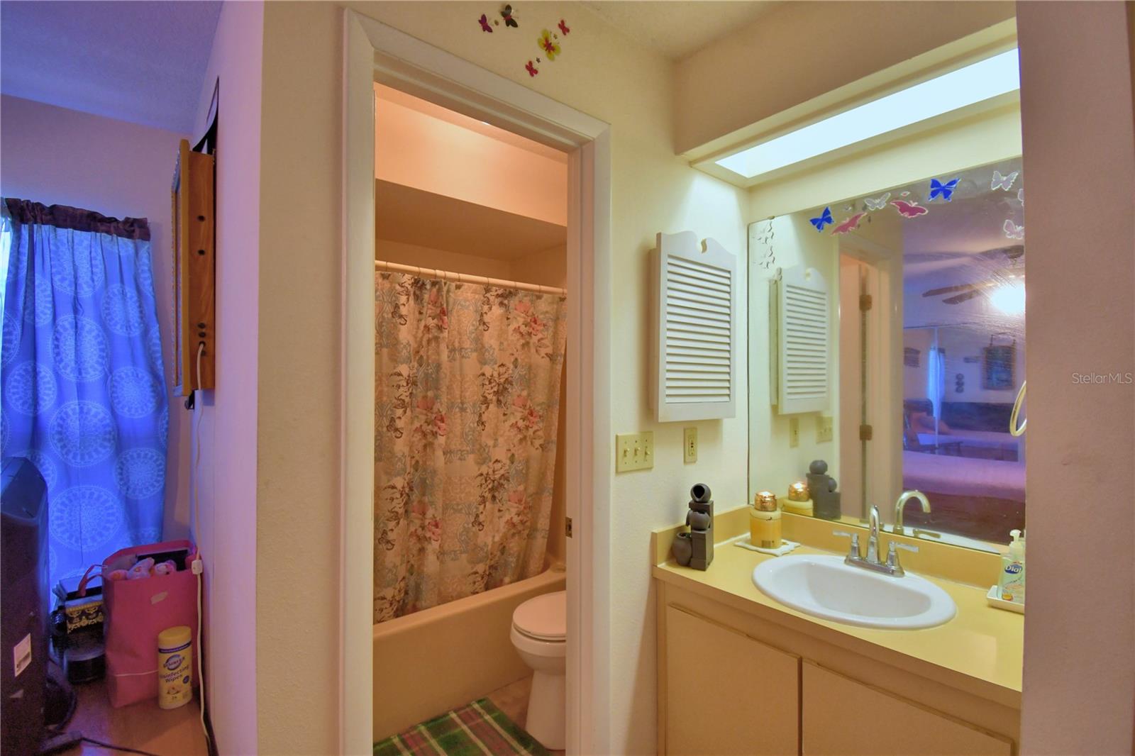 Image 29 of 47 For 132 Kings Pond Avenue