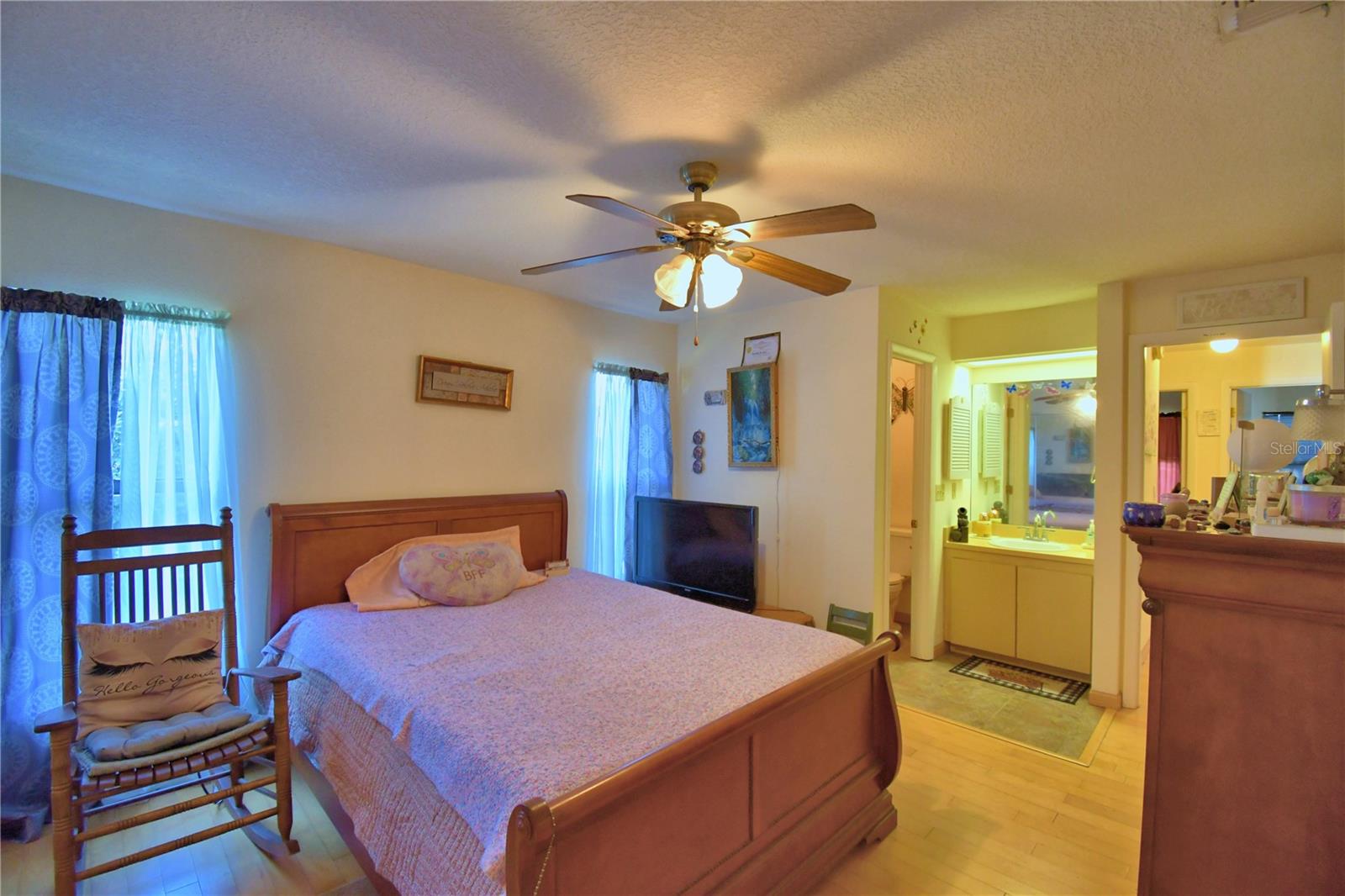 Image 31 of 47 For 132 Kings Pond Avenue