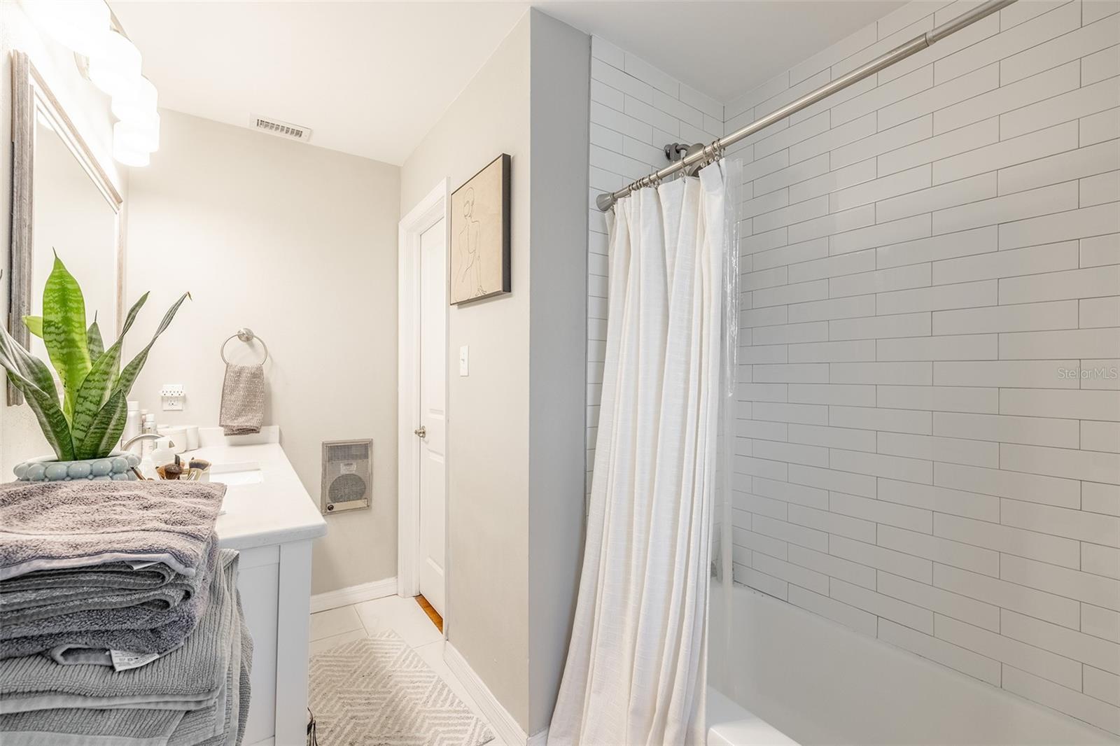 Image 20 of 26 For 4605 Cooper Place