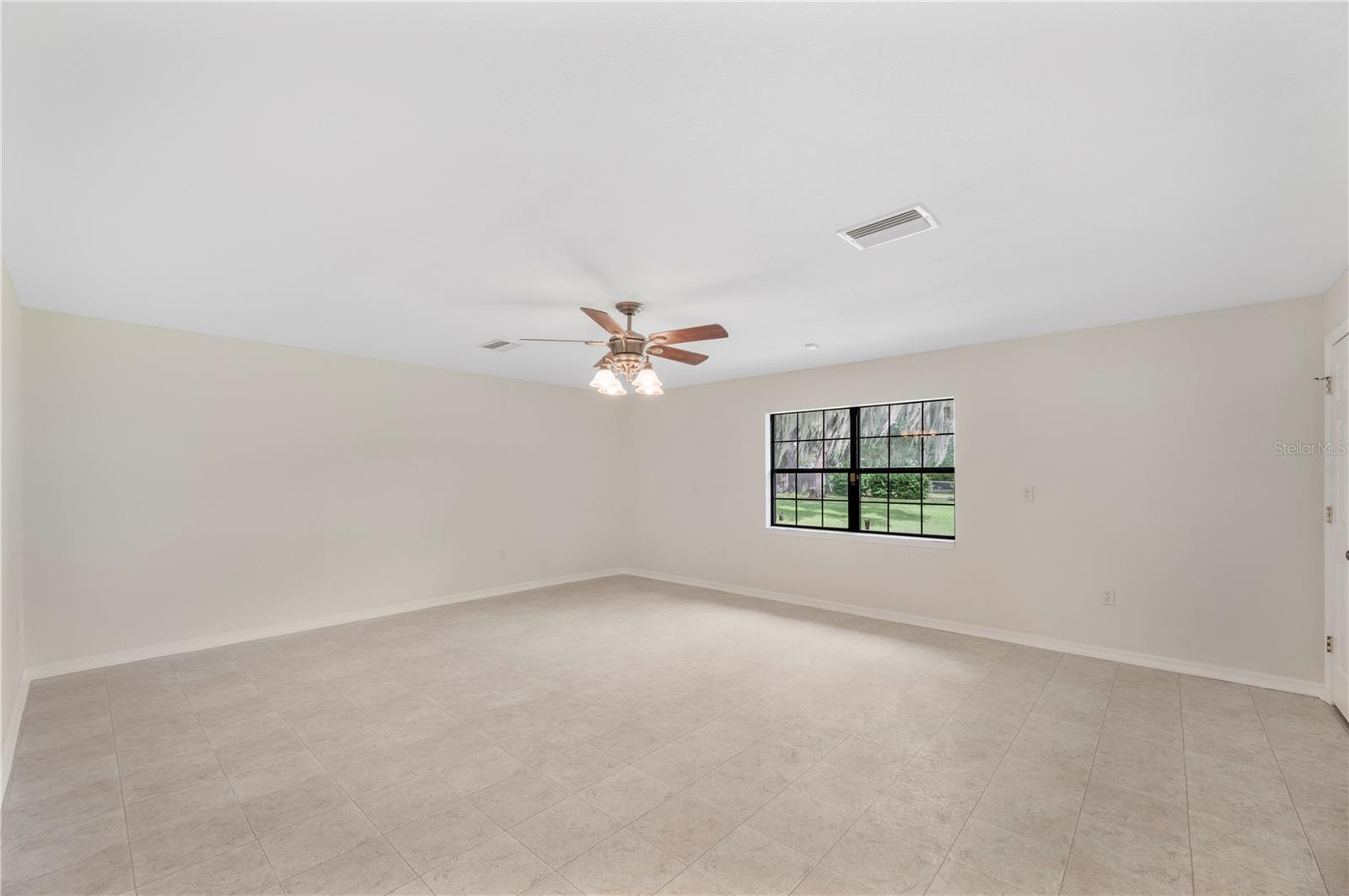 Image 21 of 50 For 101 Lakeview Drive