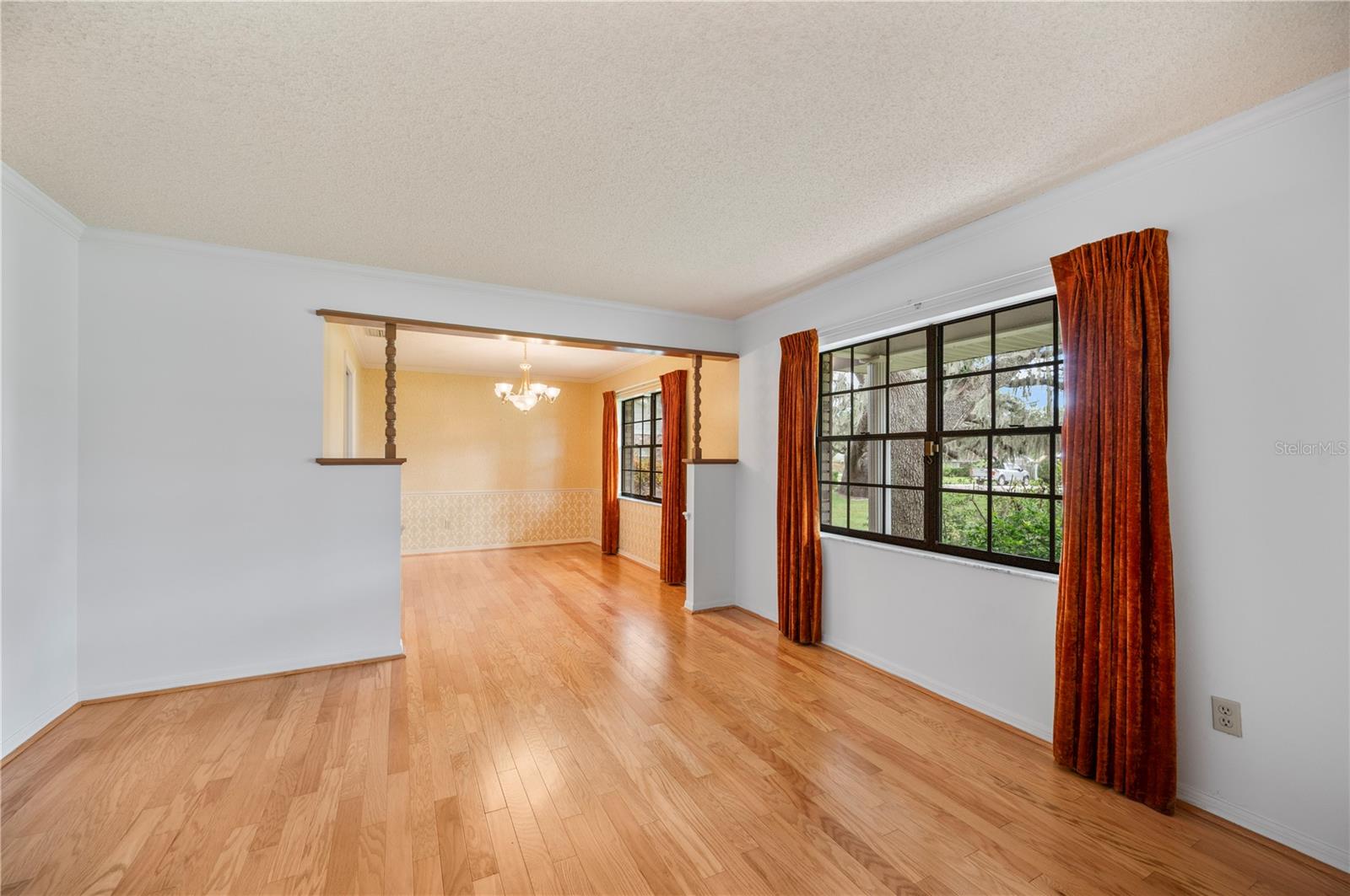 Image 6 of 50 For 101 Lakeview Drive