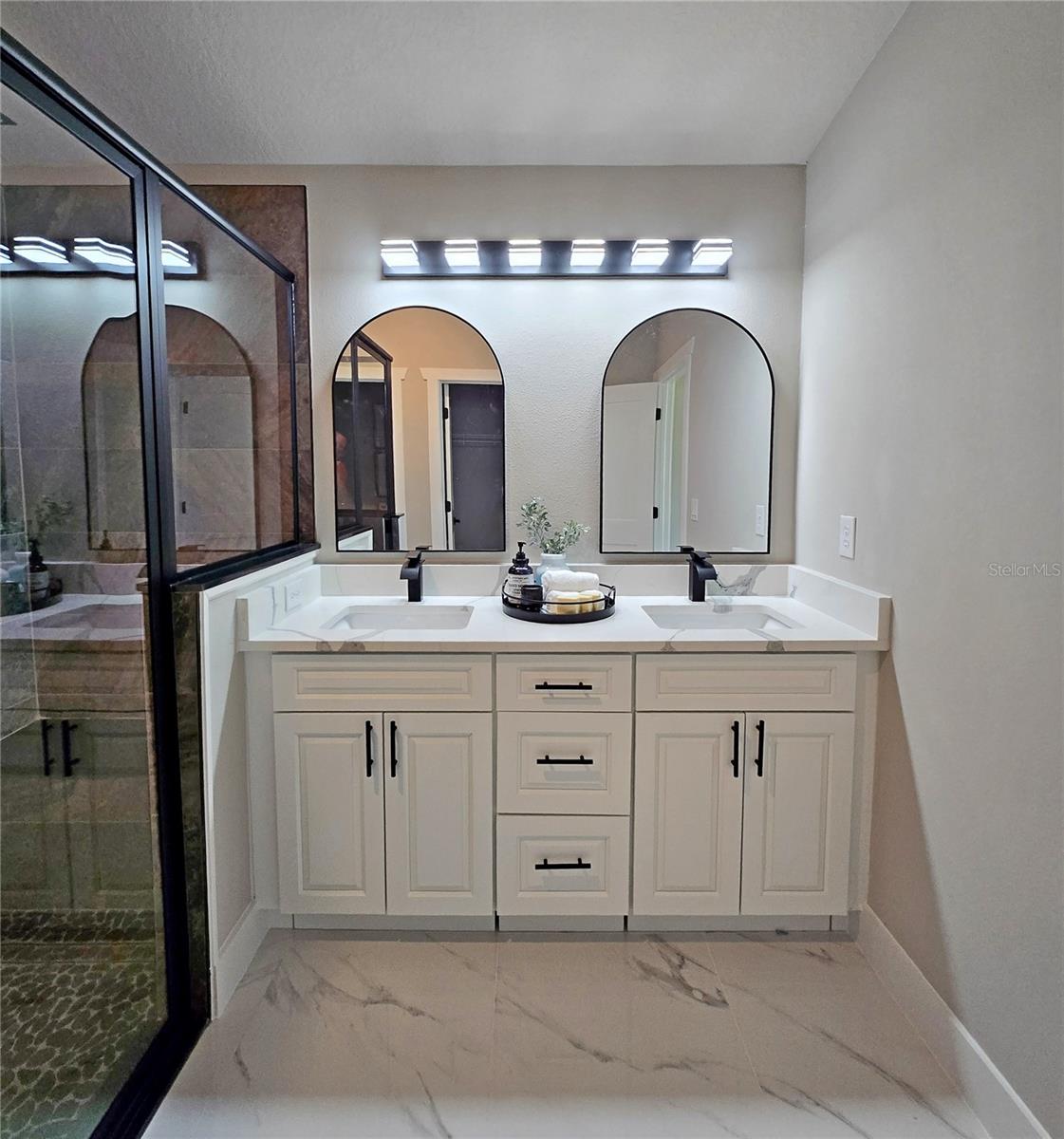 Image 24 of 43 For 6740 Heavitree Way