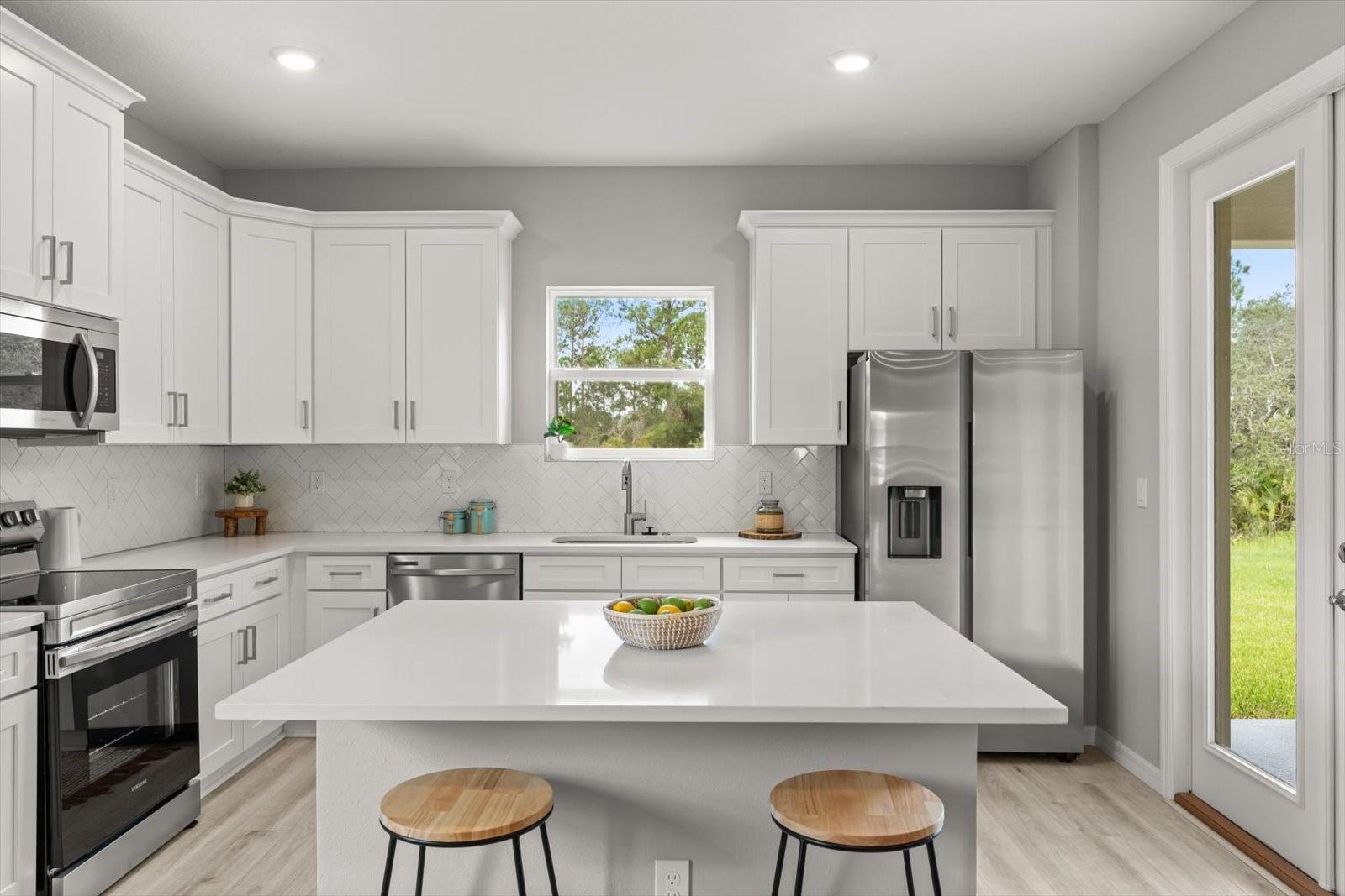 Image 6 of 25 For 4547 San Lorenzo Drive