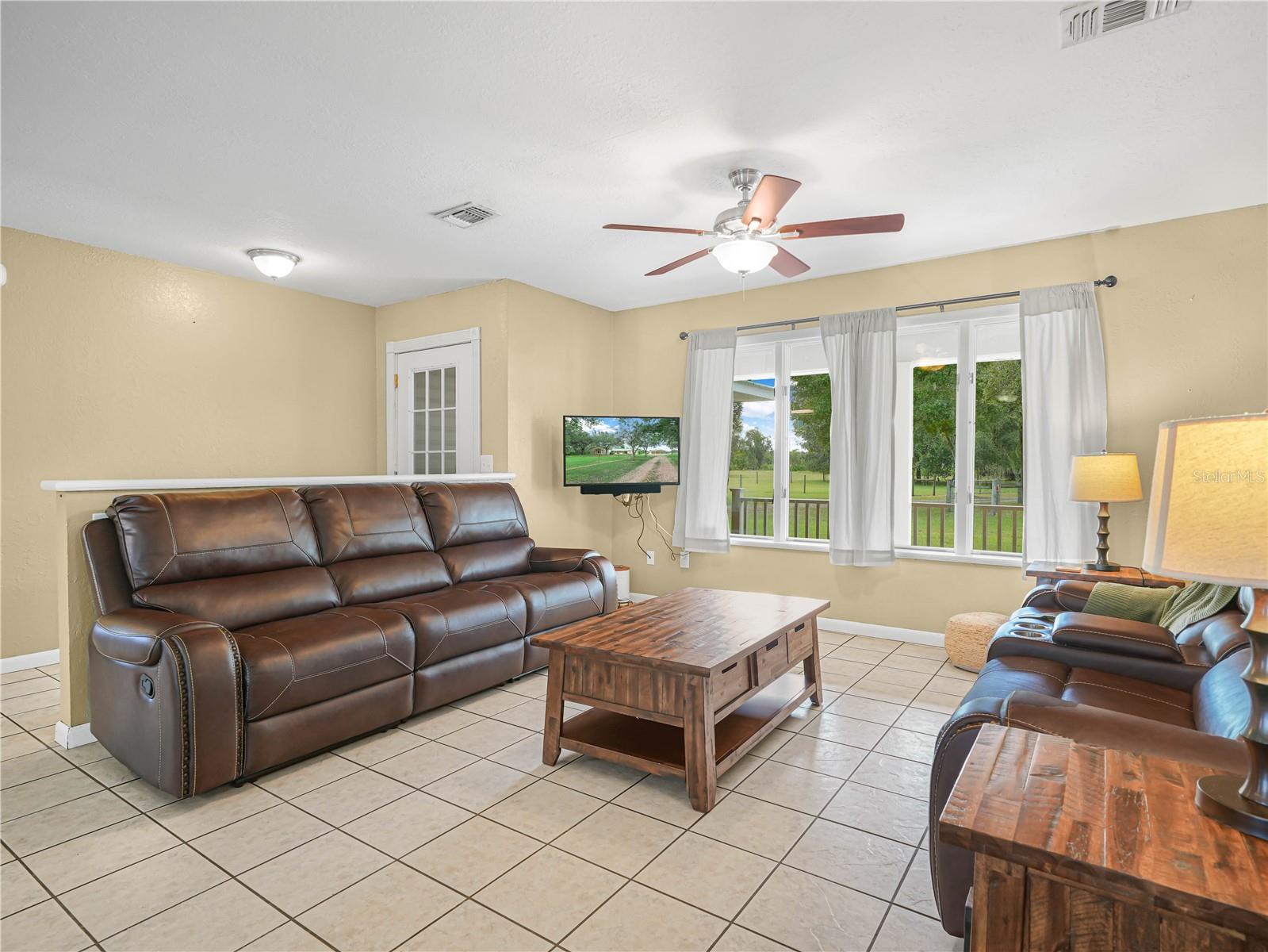 Image 10 of 42 For 3963 Mammoth Grove Road