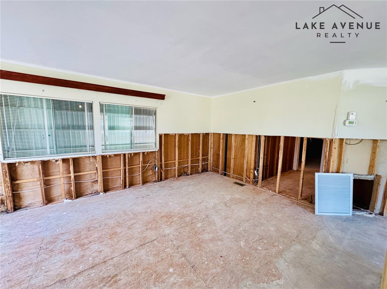 Image 12 of 22 For 2930 Waterside Drive