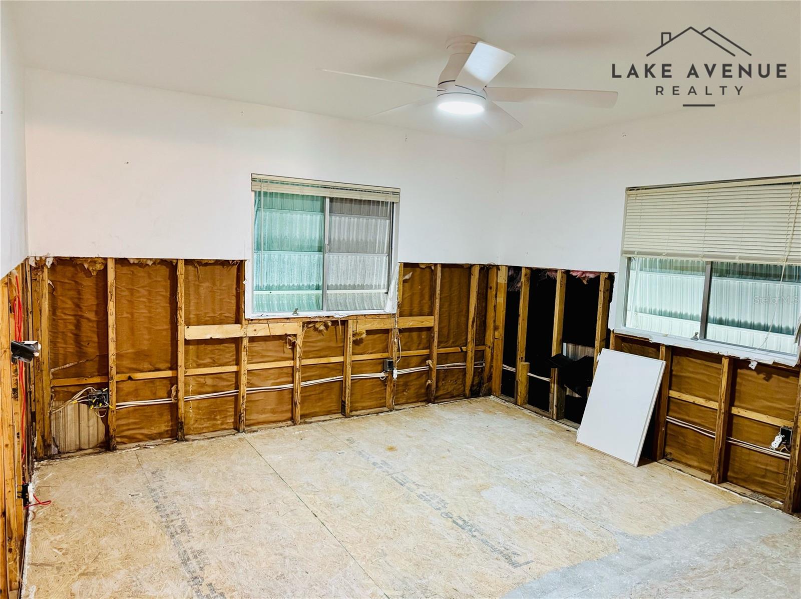 Image 18 of 22 For 2930 Waterside Drive