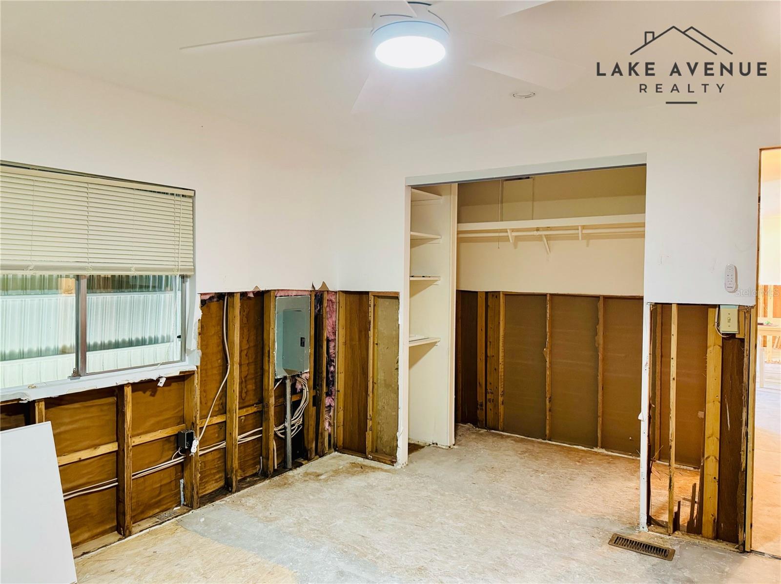 Image 19 of 22 For 2930 Waterside Drive