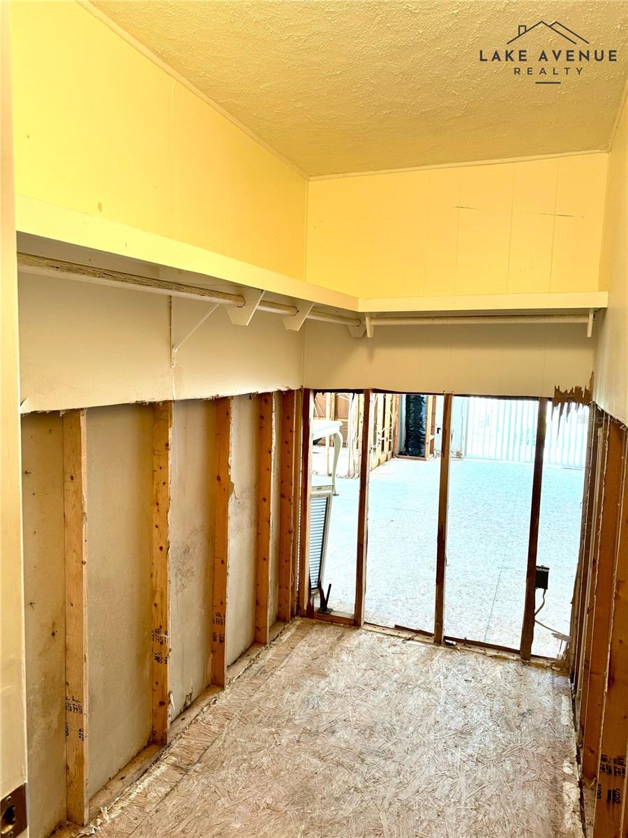 Image 21 of 22 For 2930 Waterside Drive