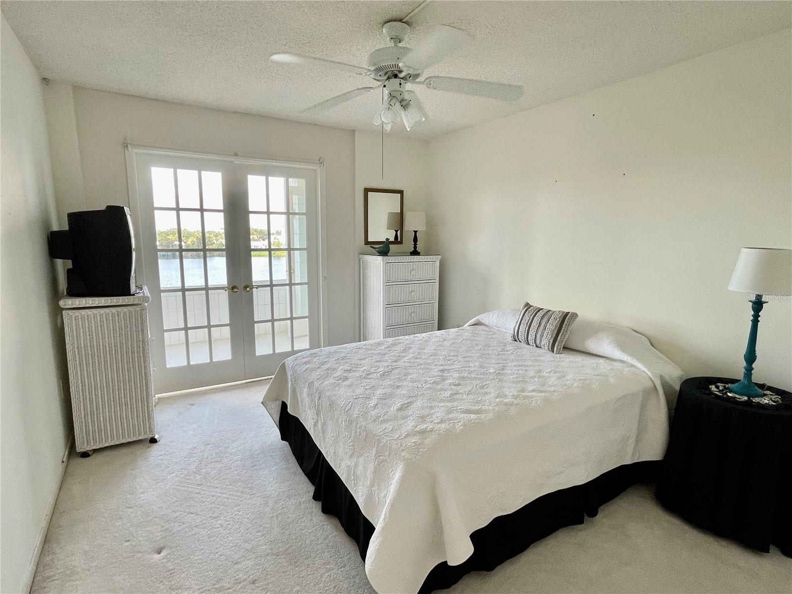 Image 19 of 45 For 700 Mirror Terrace Nw 603