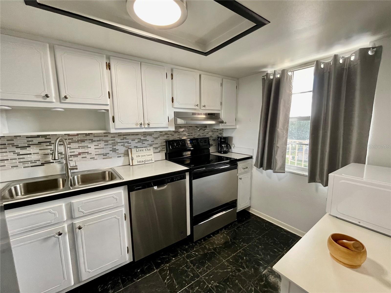 Image 6 of 45 For 700 Mirror Terrace Nw 603