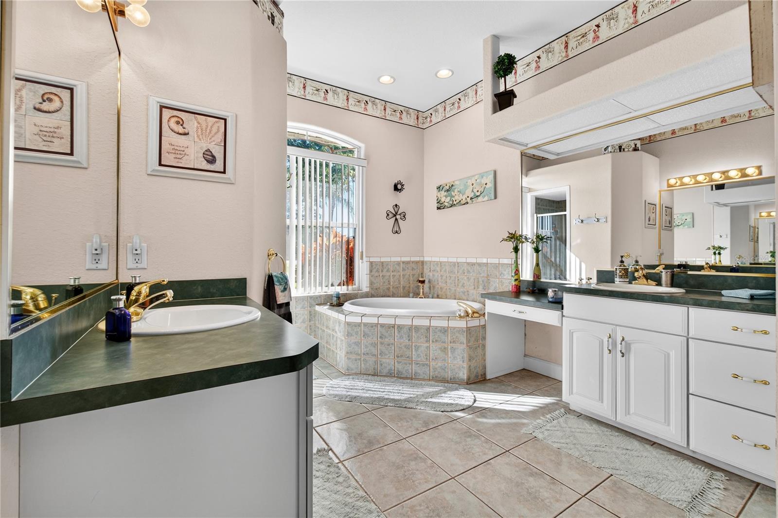 Image 24 of 59 For 238 Ruby Lake Lane