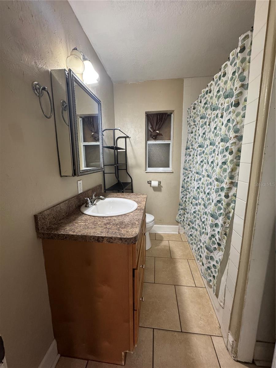 Image 15 of 25 For 207 Rose Street