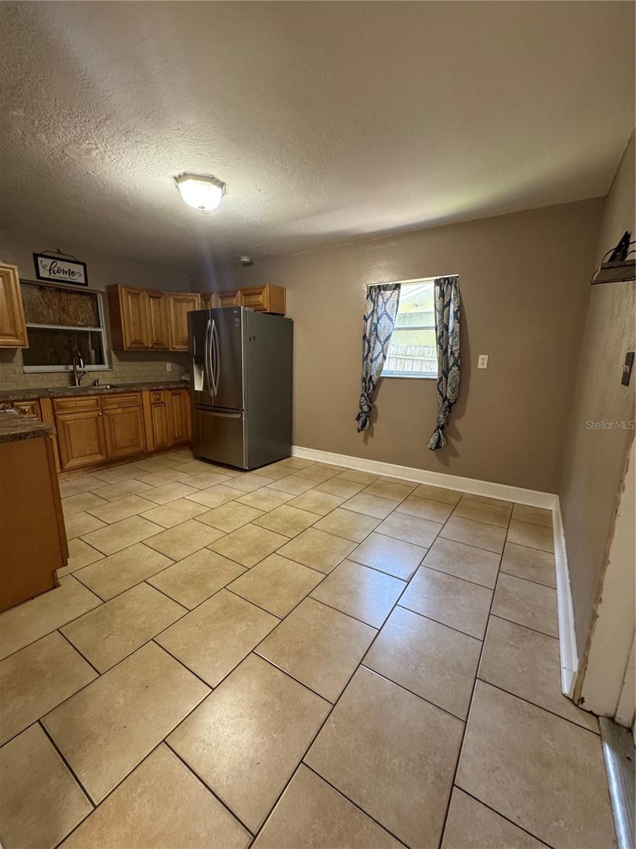 Image 9 of 25 For 207 Rose Street