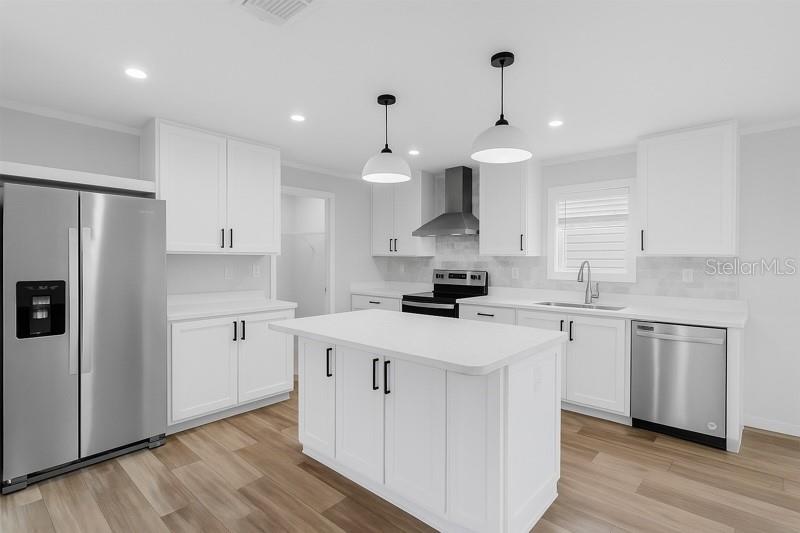 Image 3 of 8 For 449 Stone Street