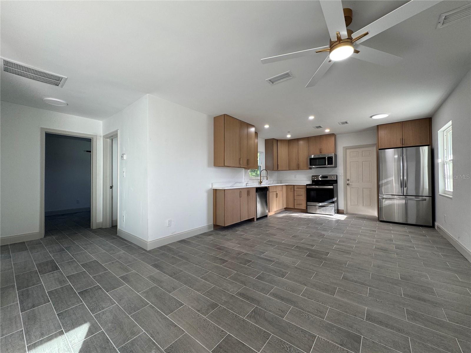 Image 12 of 32 For 2221 20th Street Nw