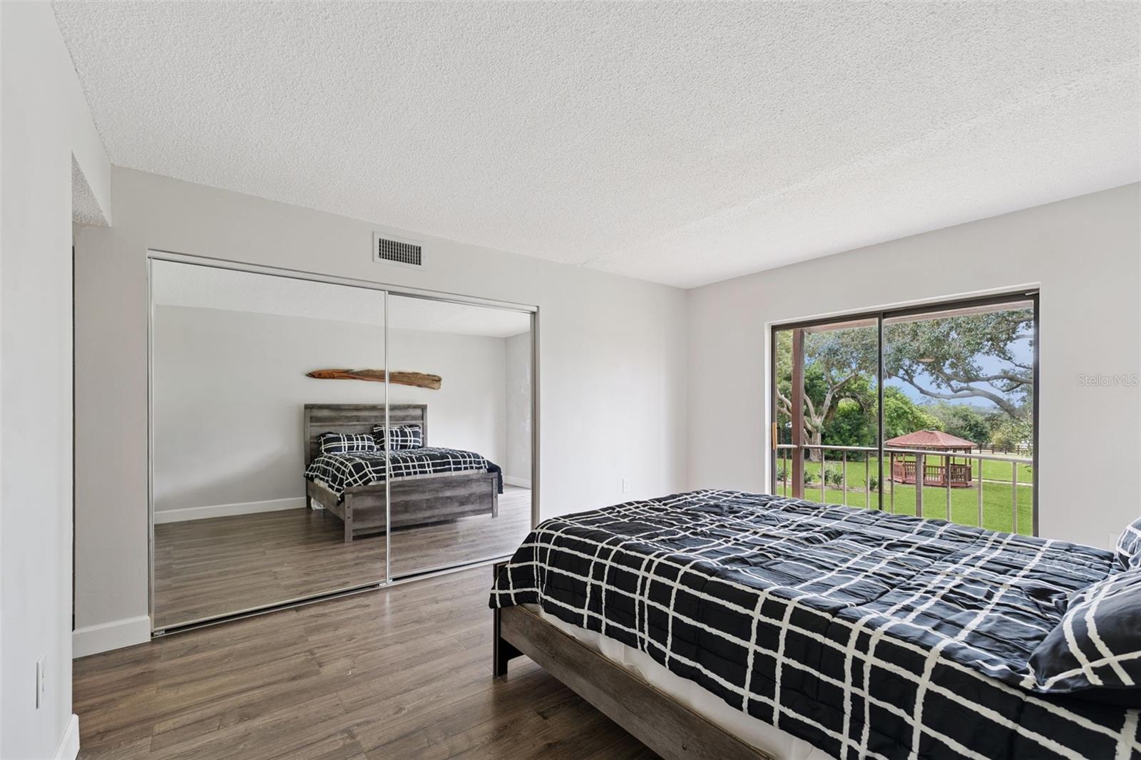 Image 14 of 30 For 224 La Casa 224