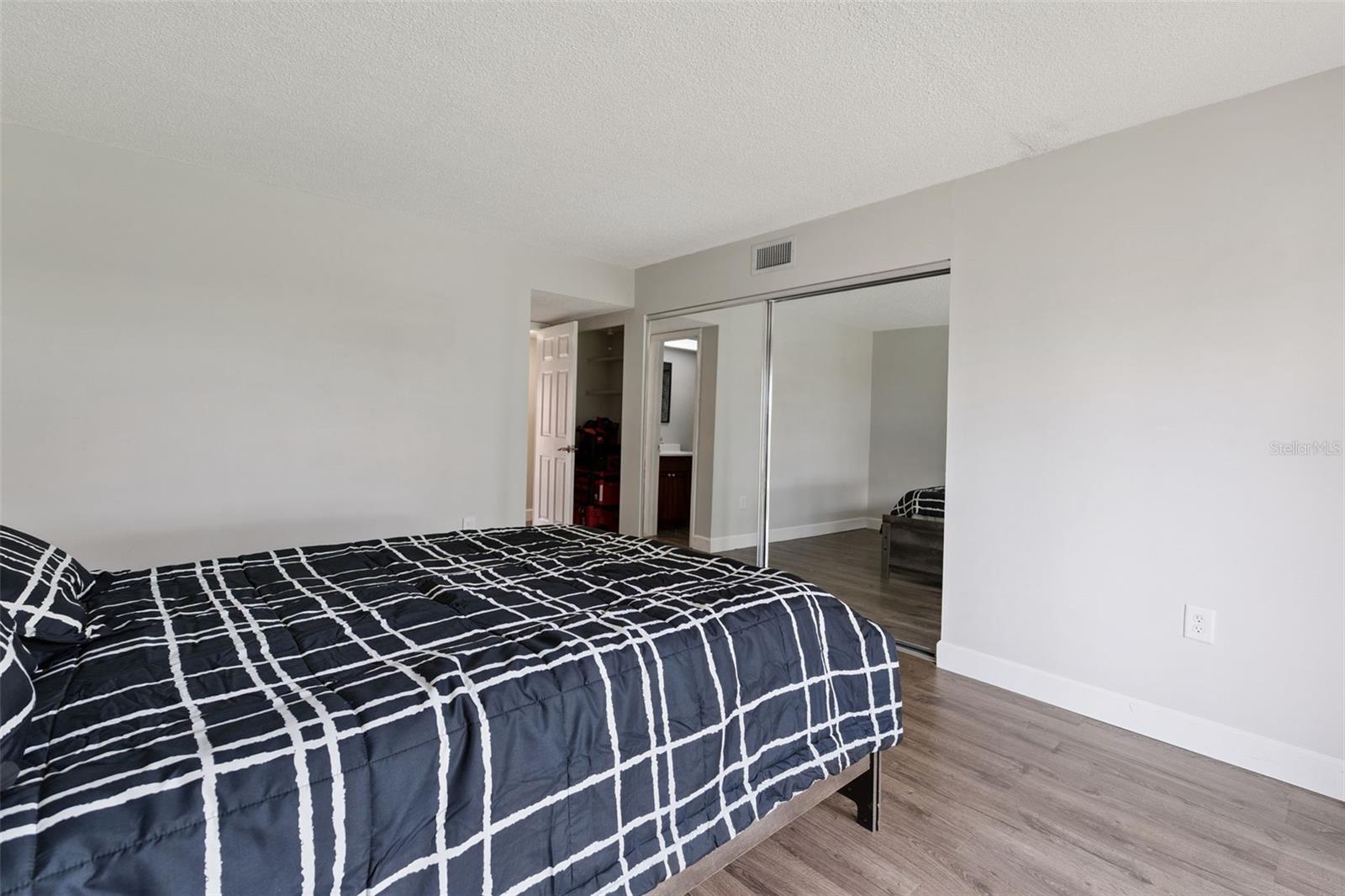 Image 15 of 30 For 224 La Casa 224