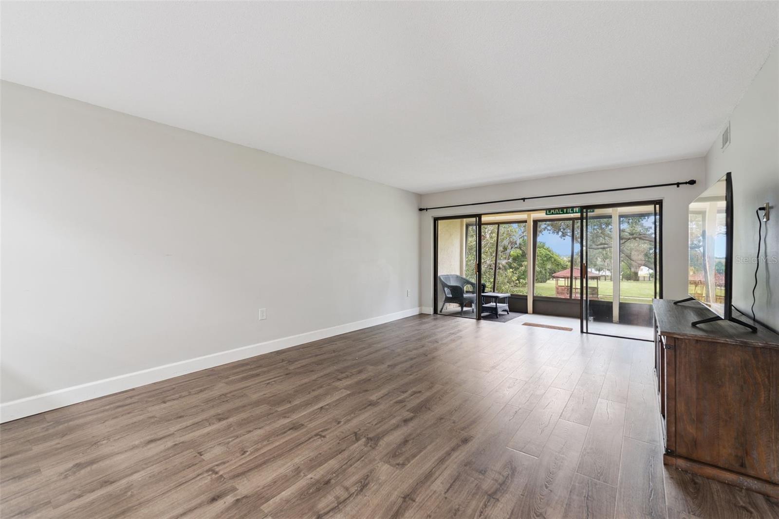 Image 5 of 30 For 224 La Casa 224