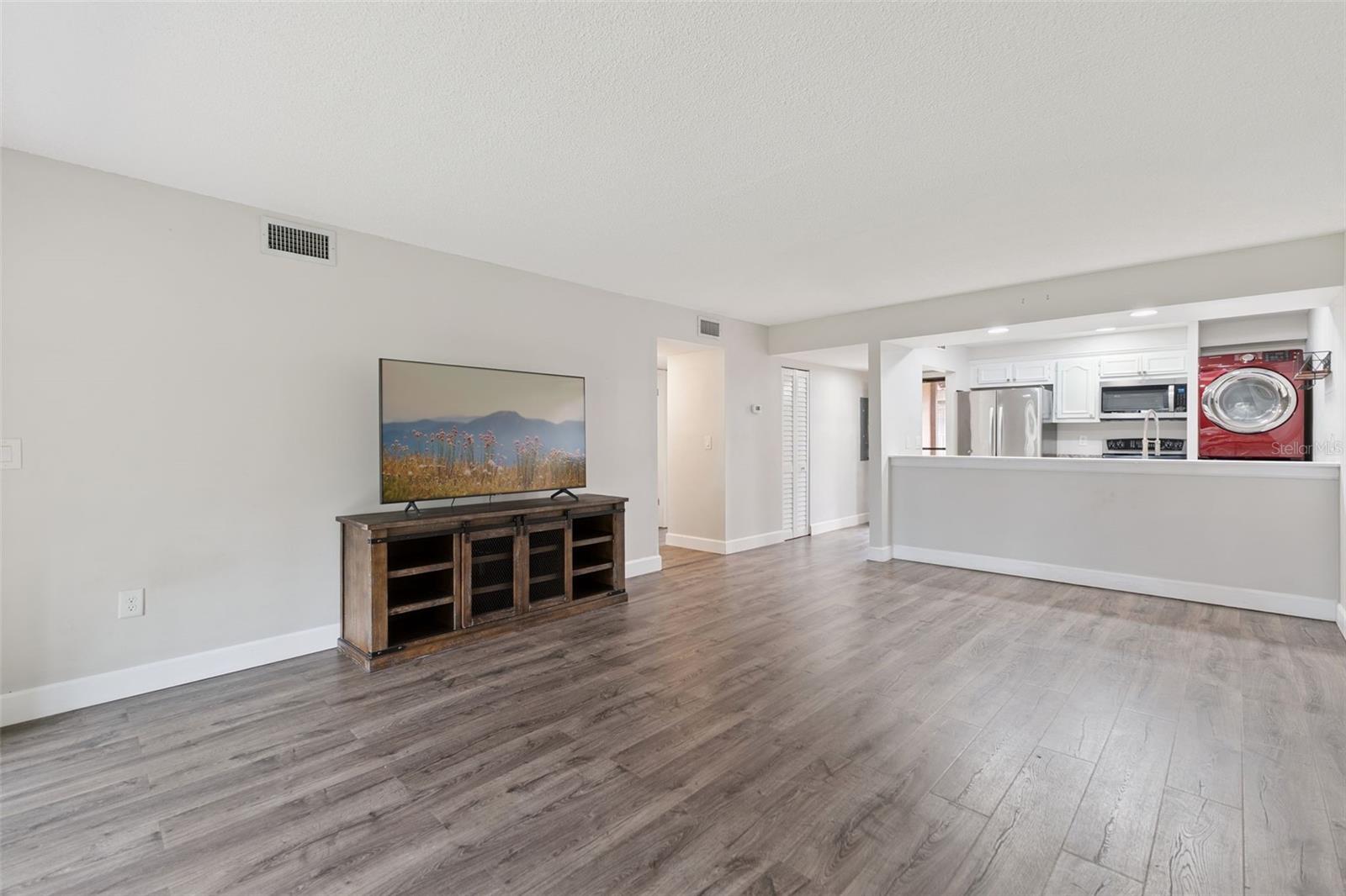 Image 8 of 30 For 224 La Casa 224